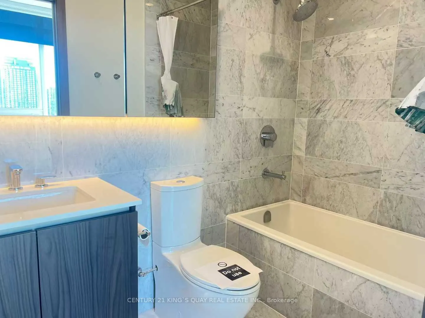 17 Bathurst Street, #3815