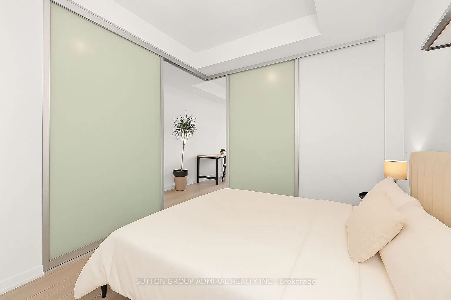 120 Parliament Street, #1413