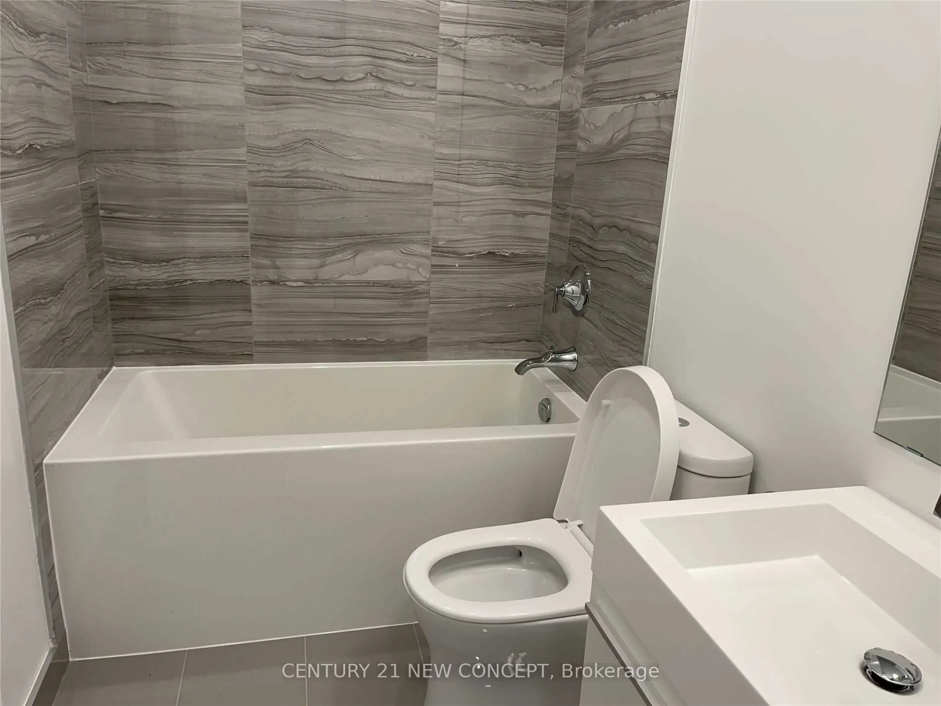 39 roehampton Avenue, #1204