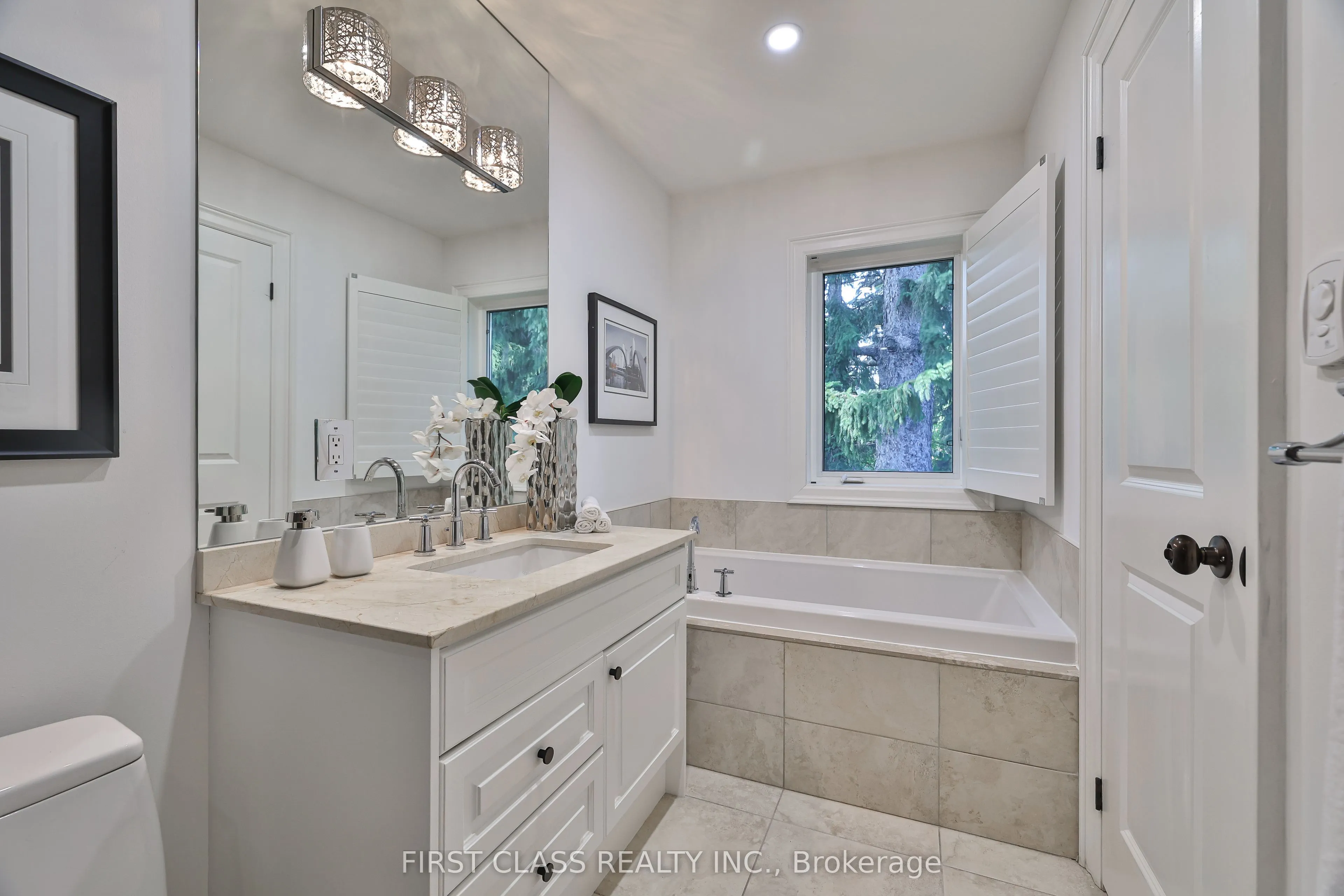 136 Bowood Avenue