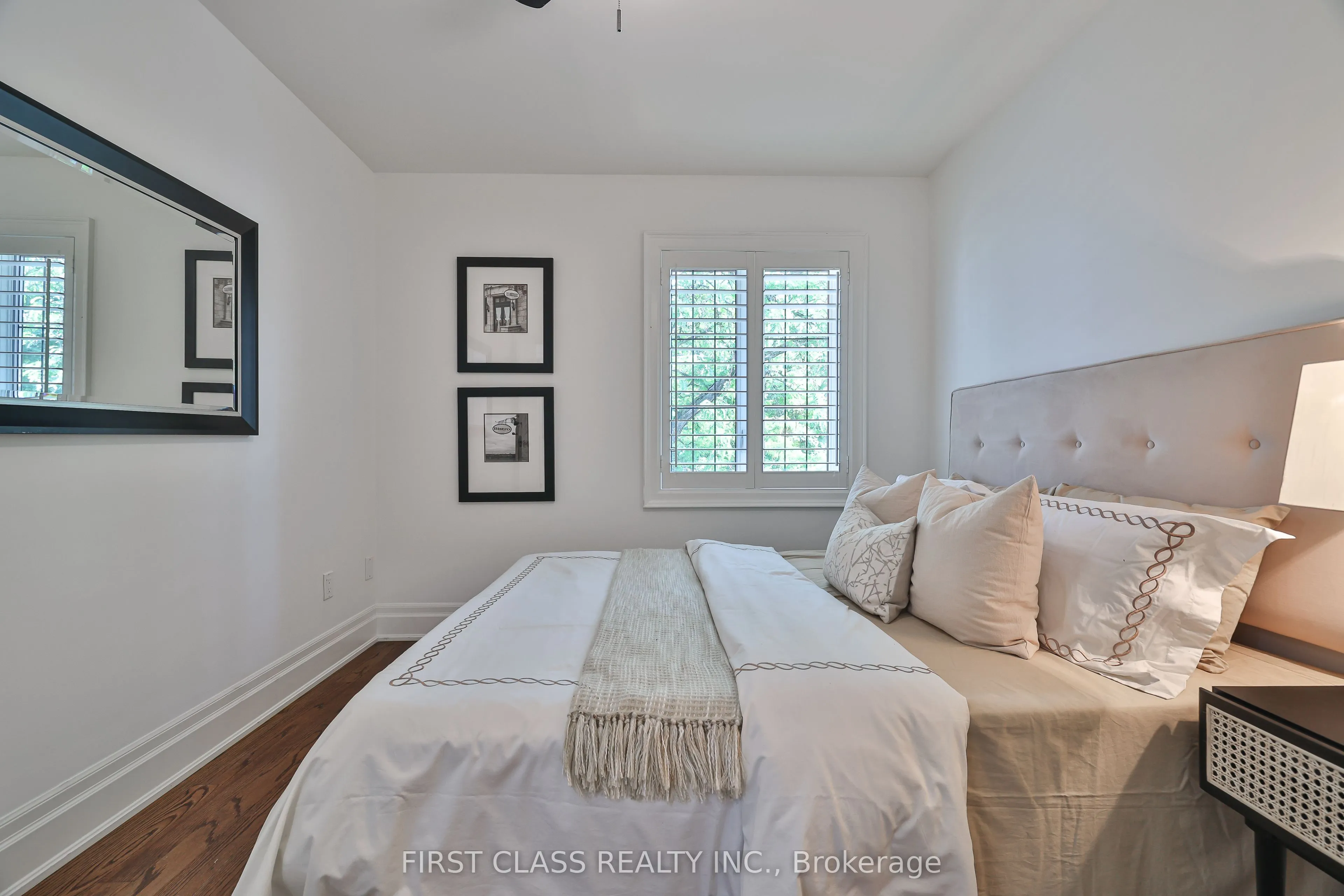136 Bowood Avenue