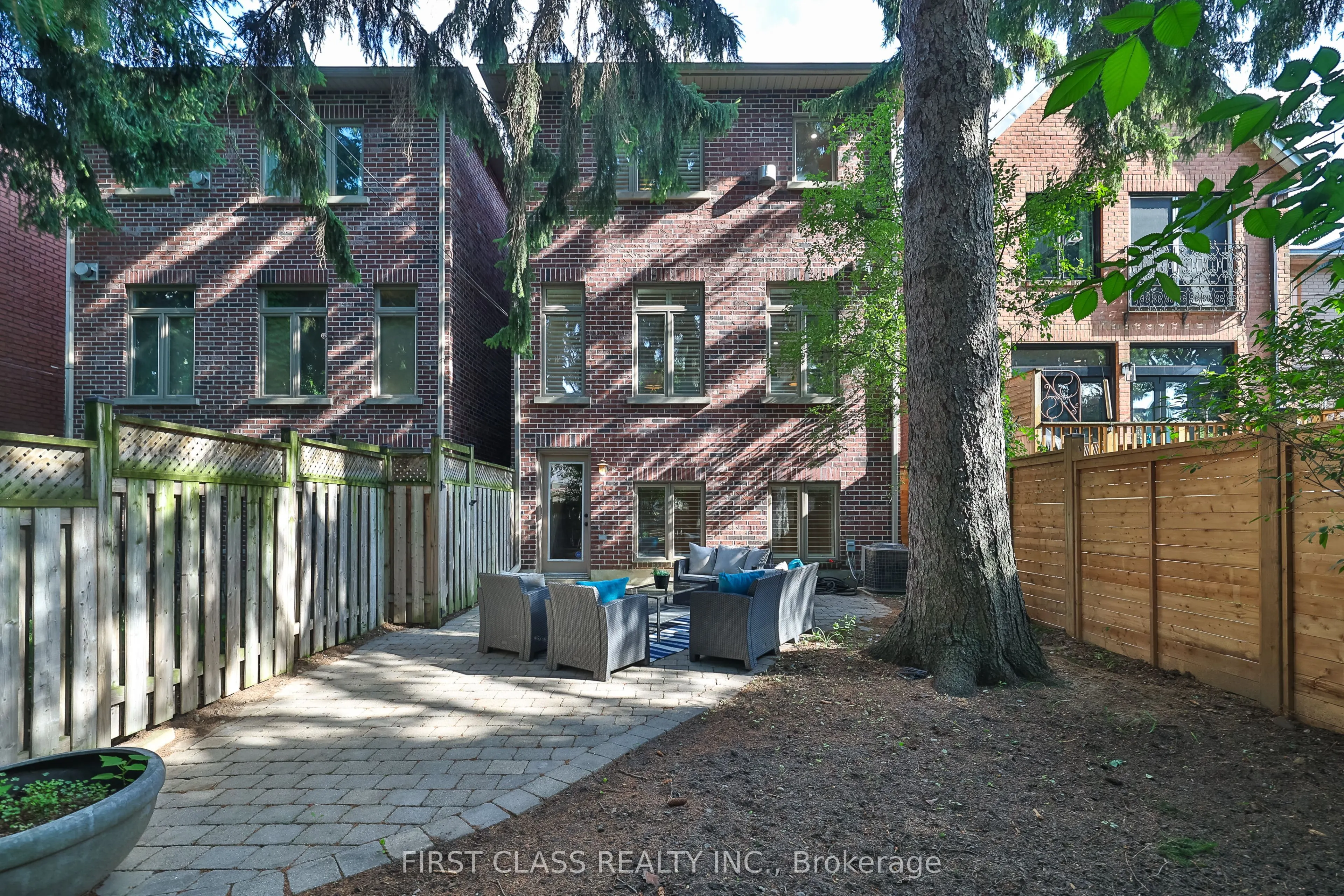 136 Bowood Avenue