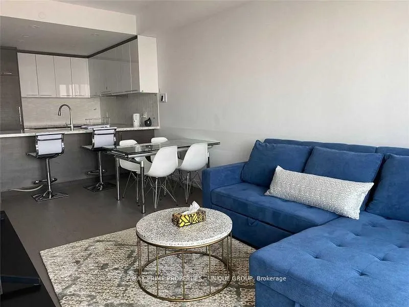 488 University Avenue, #3806