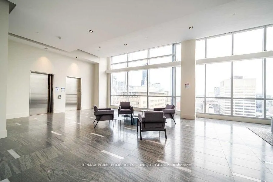 488 University Avenue, #3806