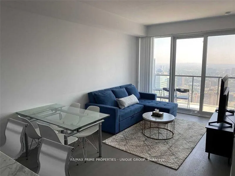 488 University Avenue, #3806