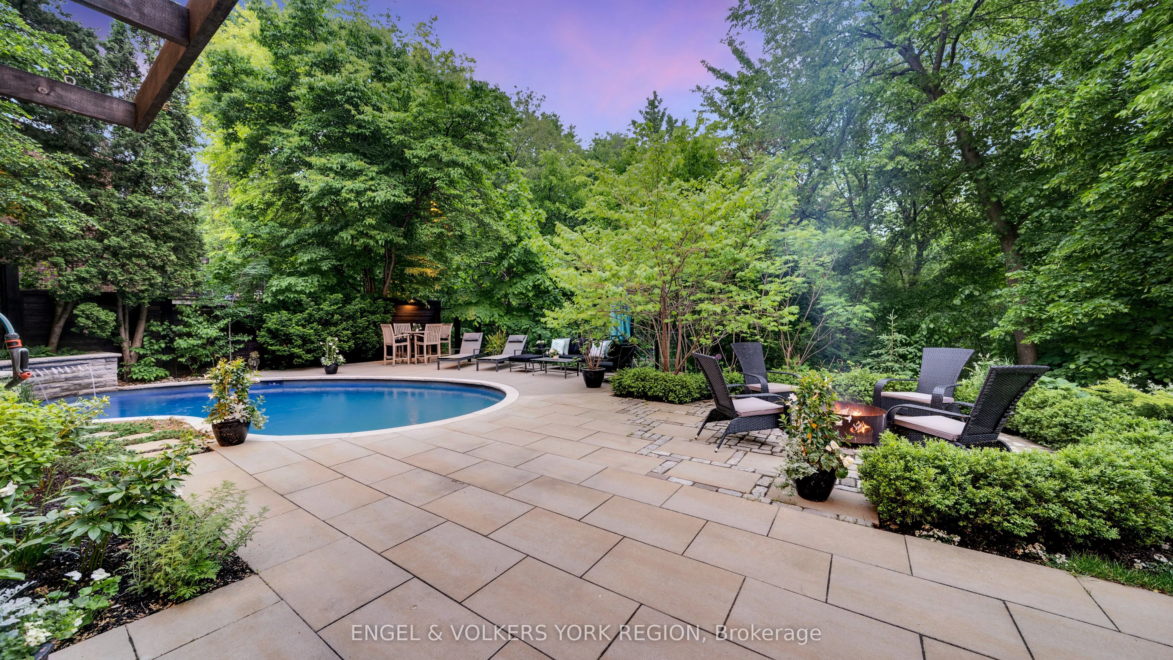 15 Silvergrove Road