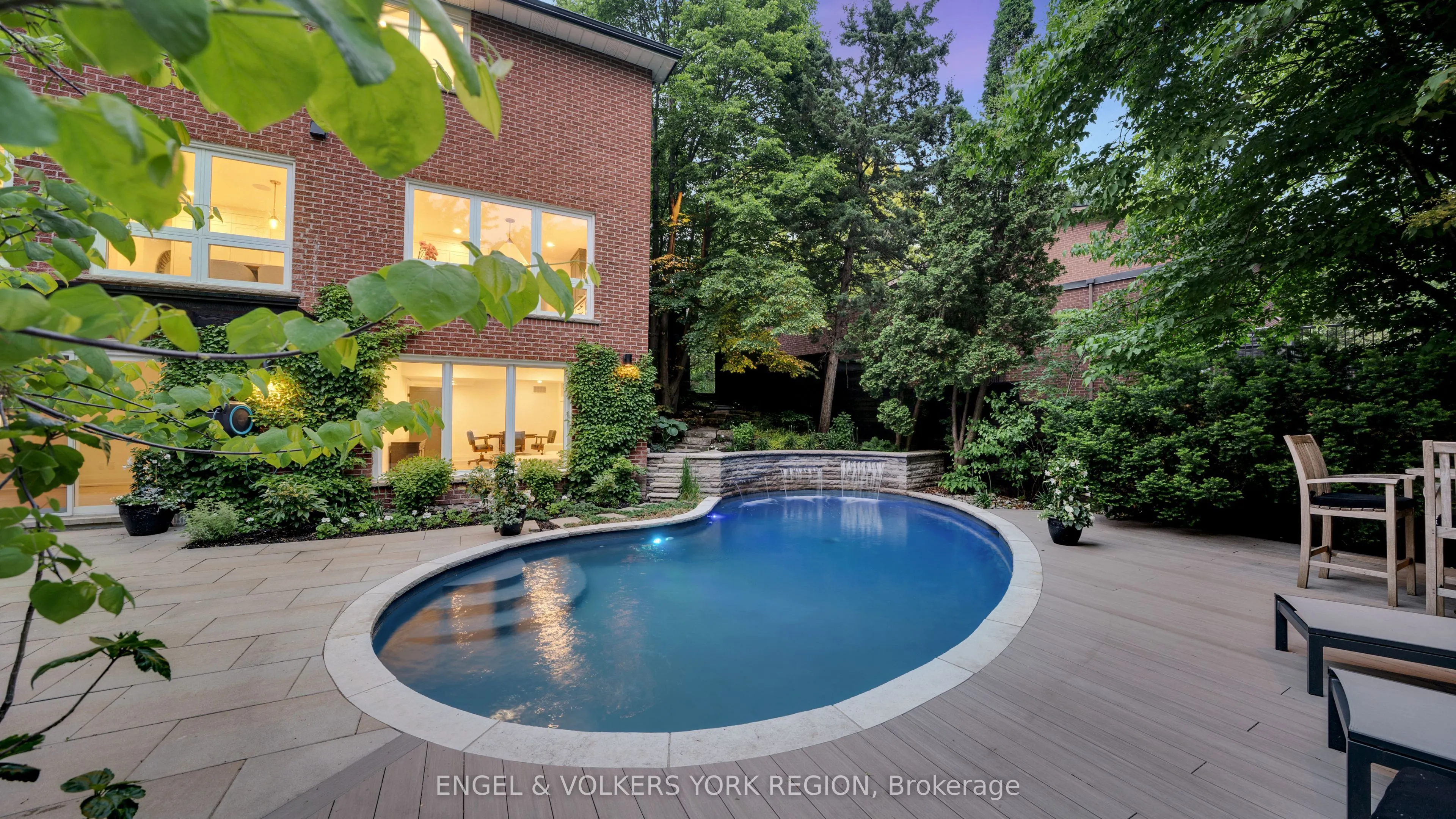 15 Silvergrove Road