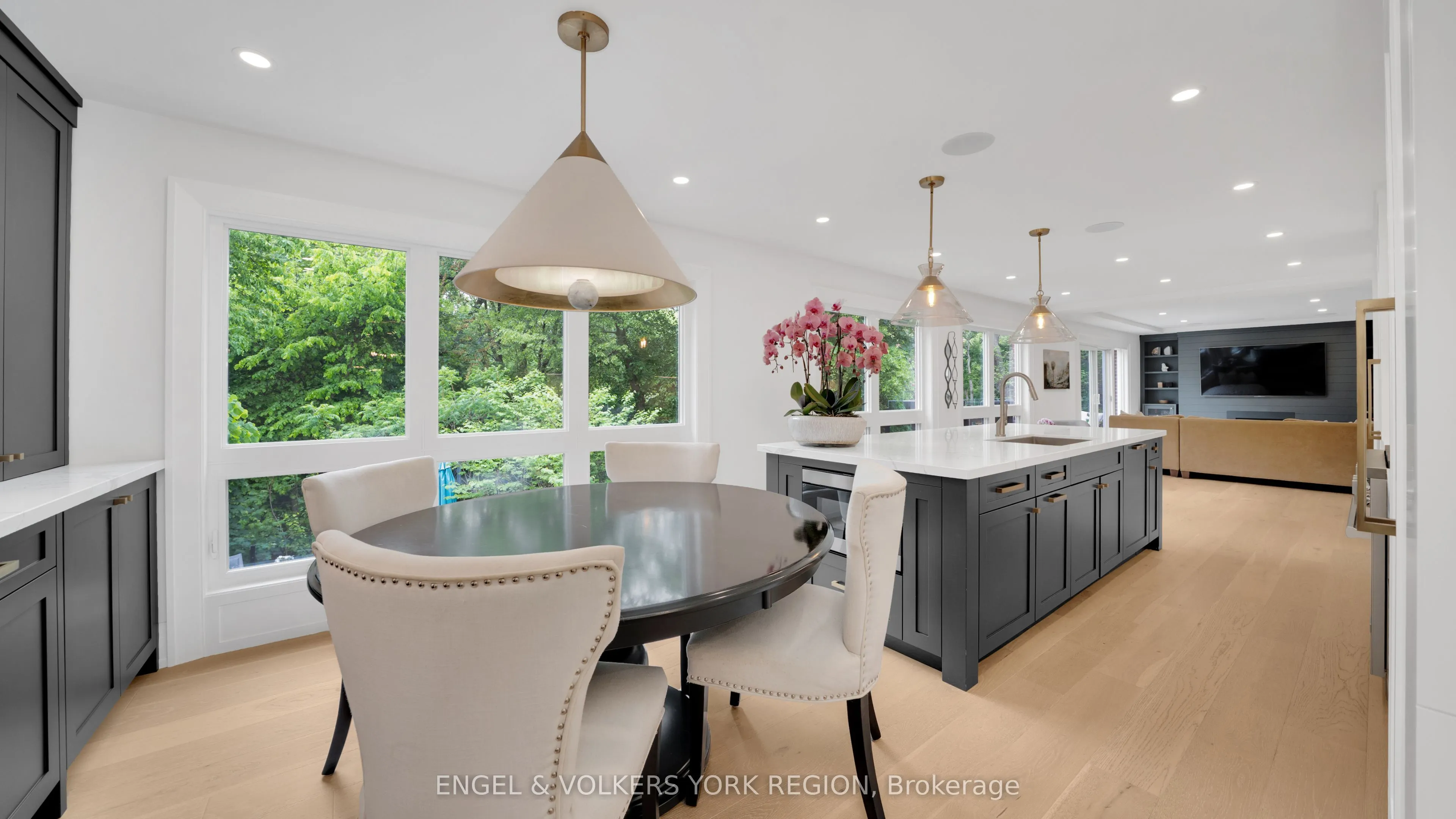 15 Silvergrove Road