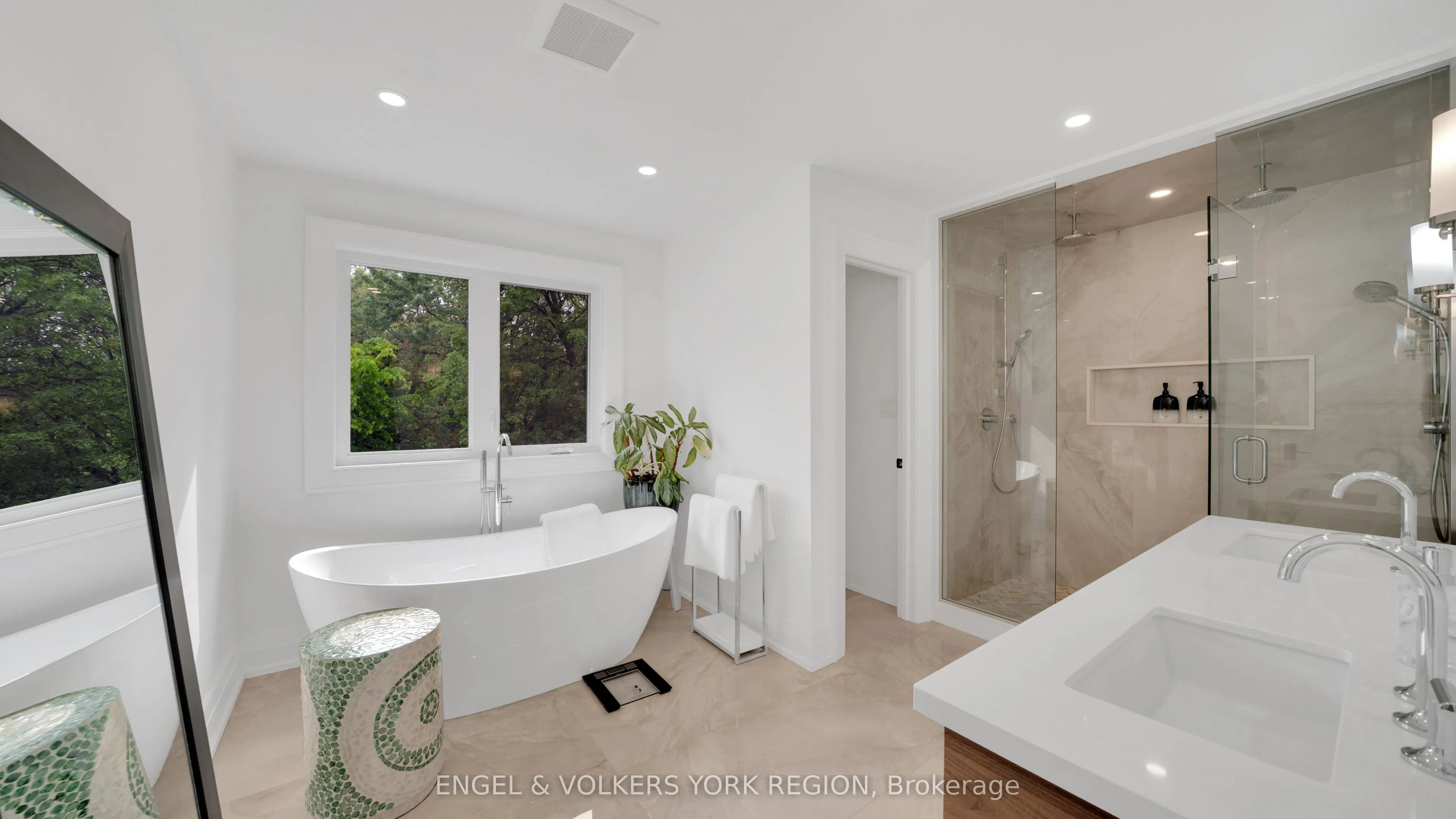 15 Silvergrove Road