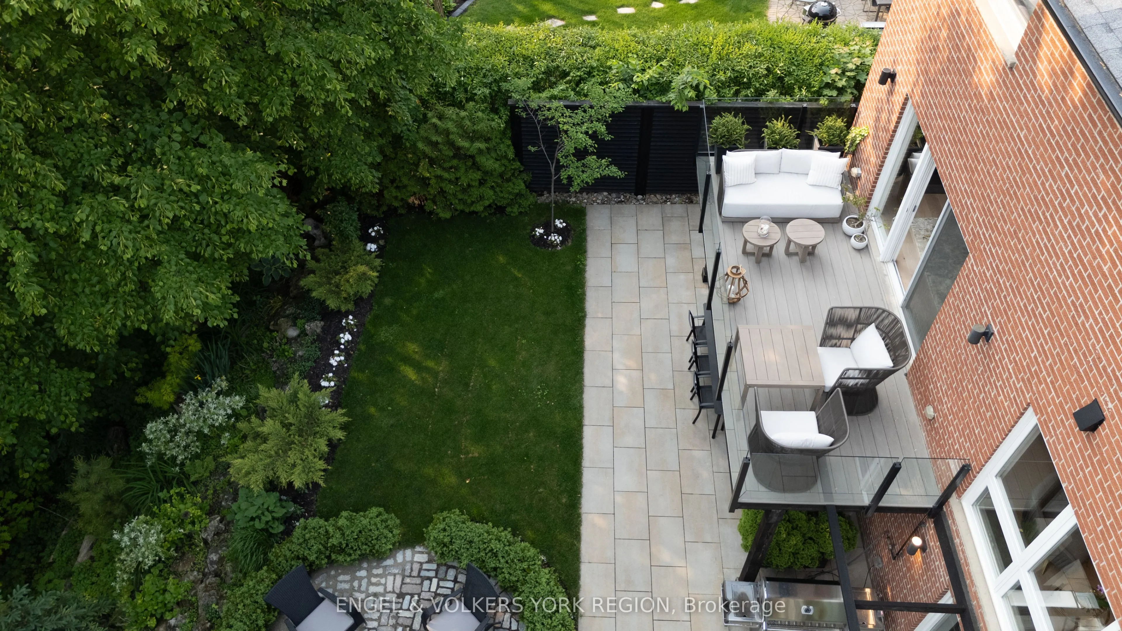 15 Silvergrove Road