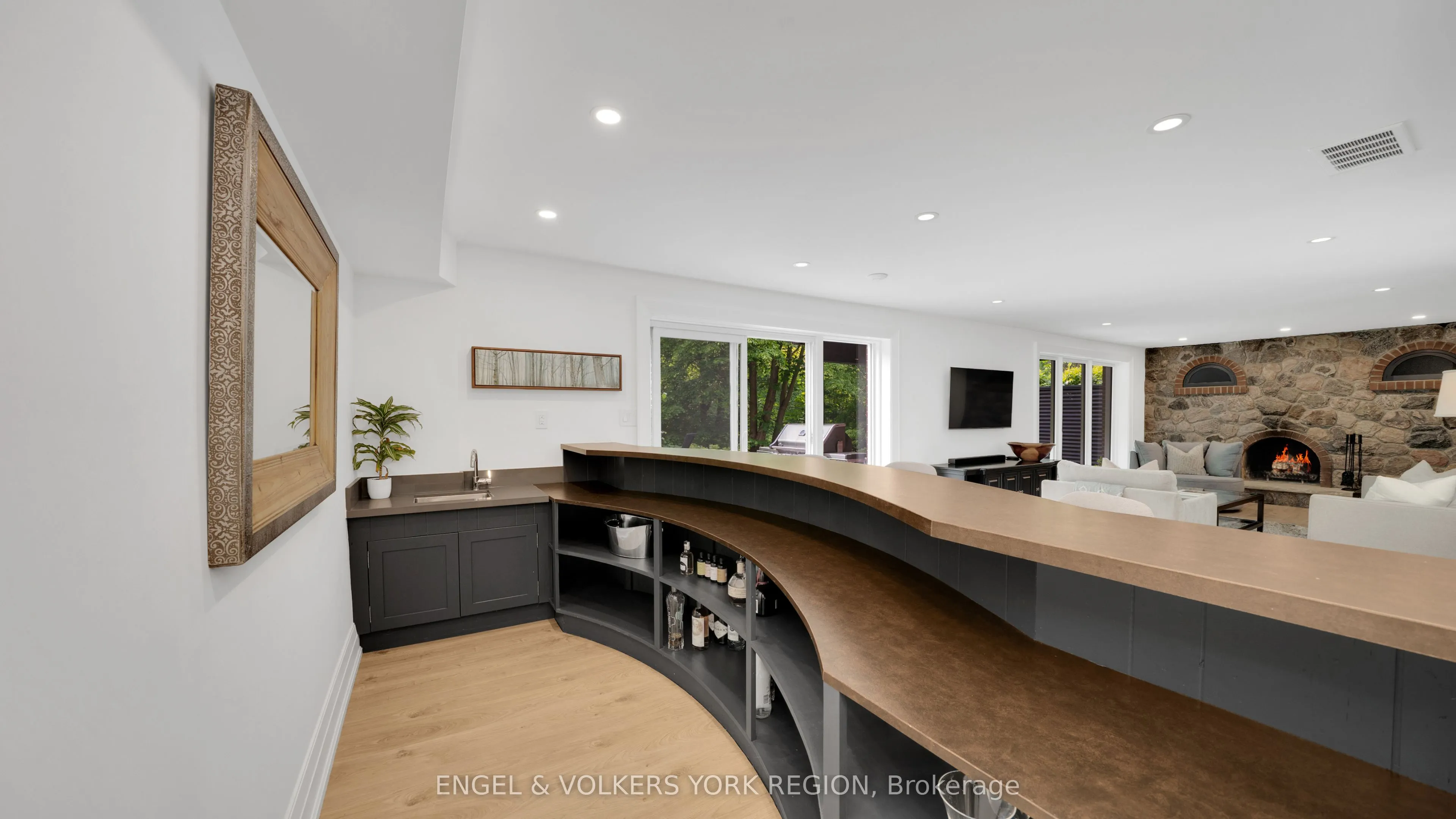 15 Silvergrove Road