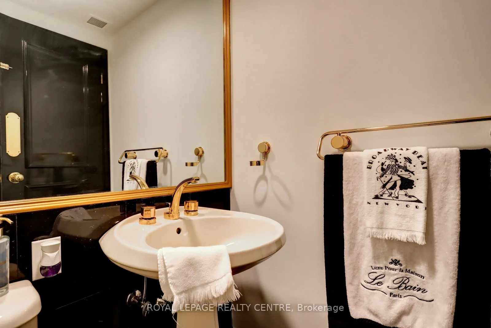 480 Queens Quay W, #401W