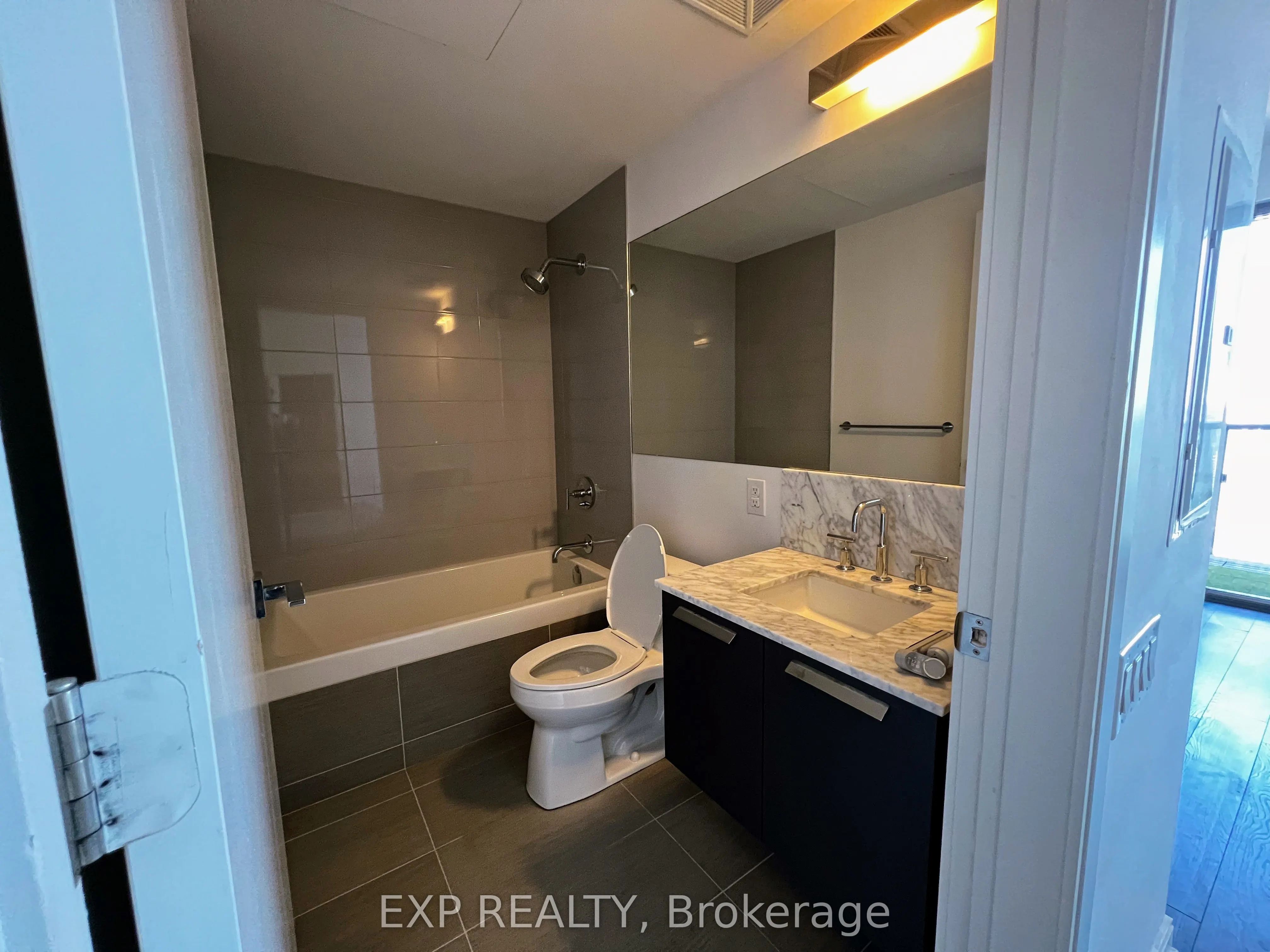 50 Charles Street E, #3802