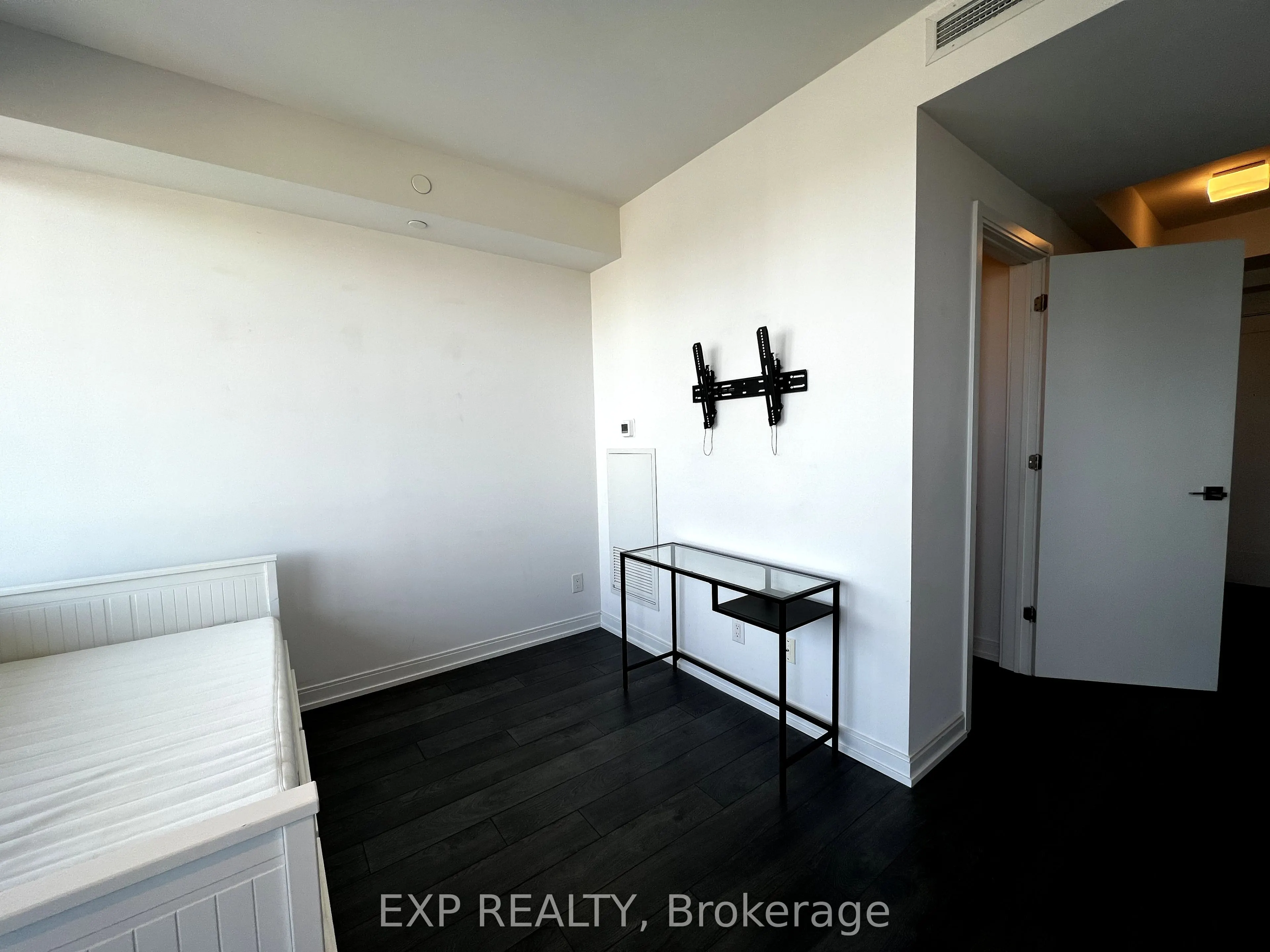 50 Charles Street E, #3802