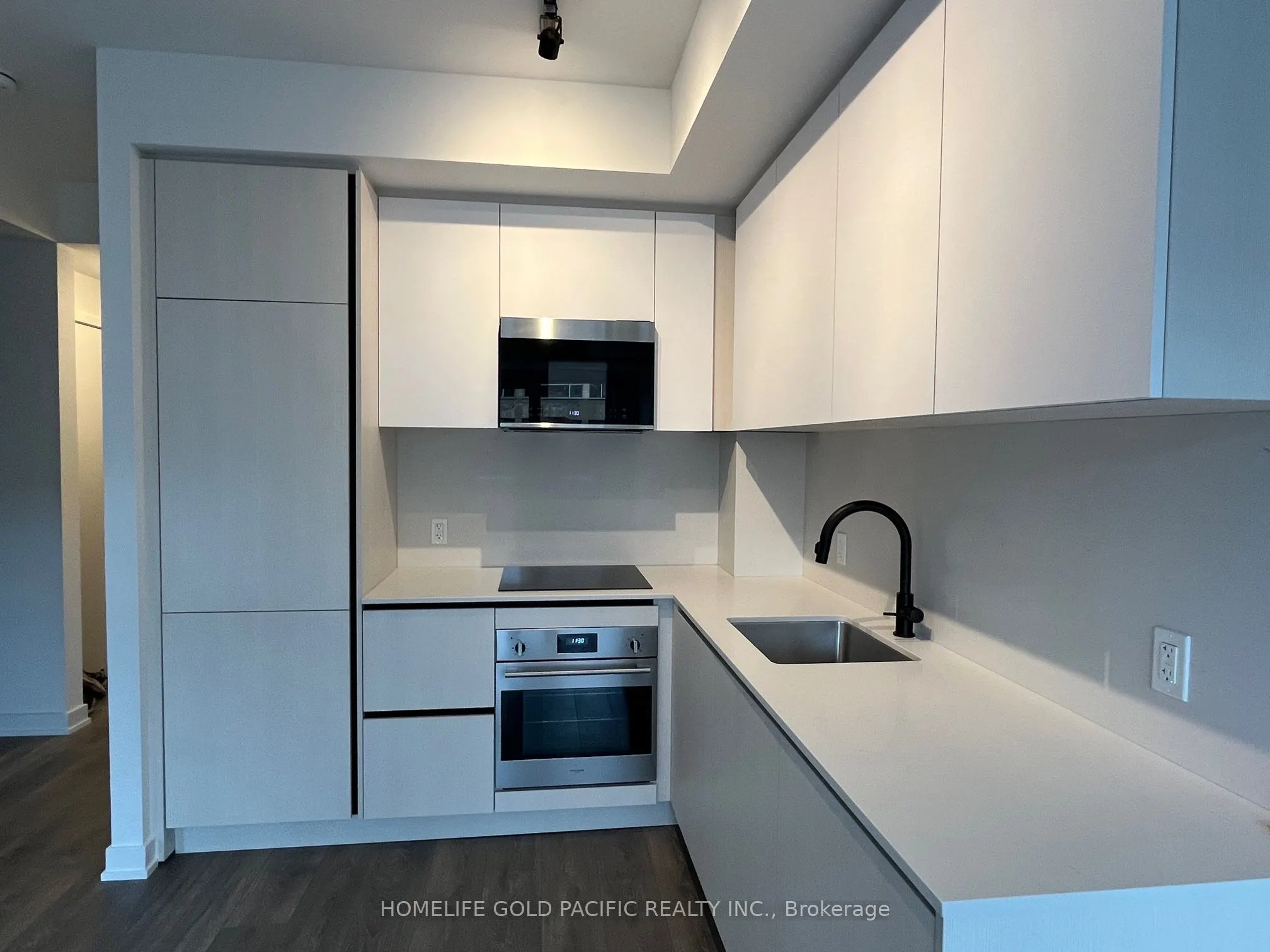 108 Peter Street, #622