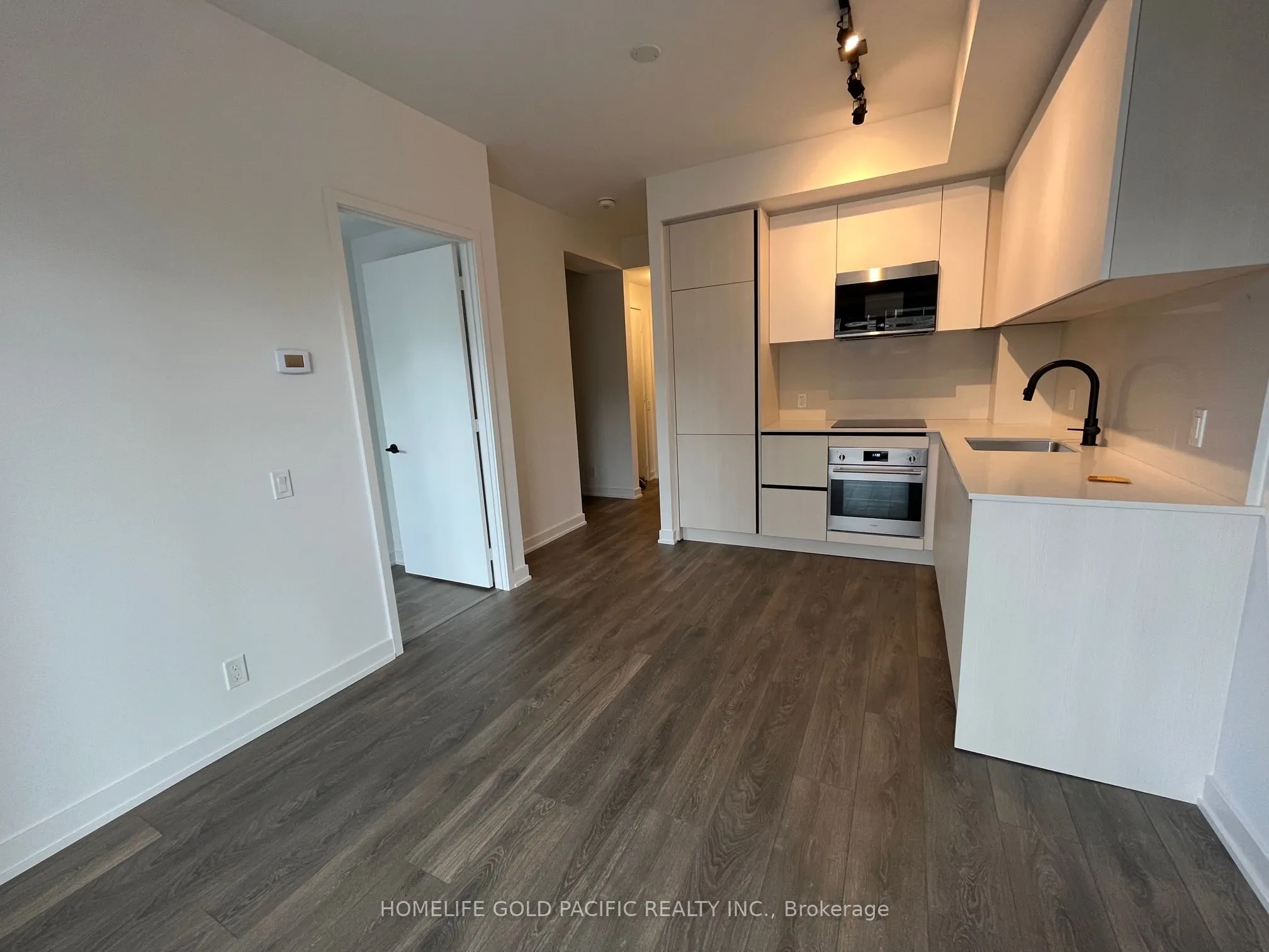 108 Peter Street, #622