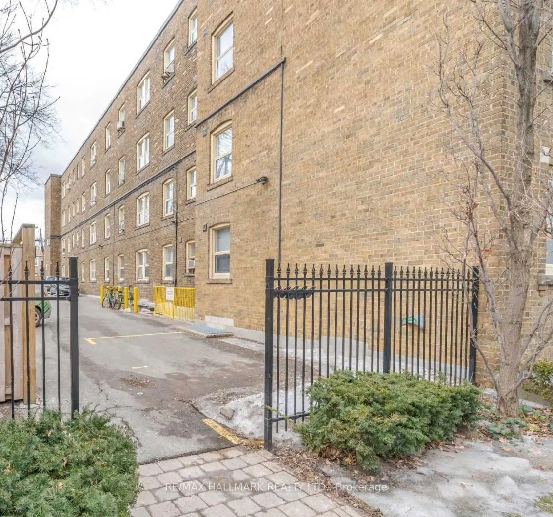 114 Vaughan Road, #303