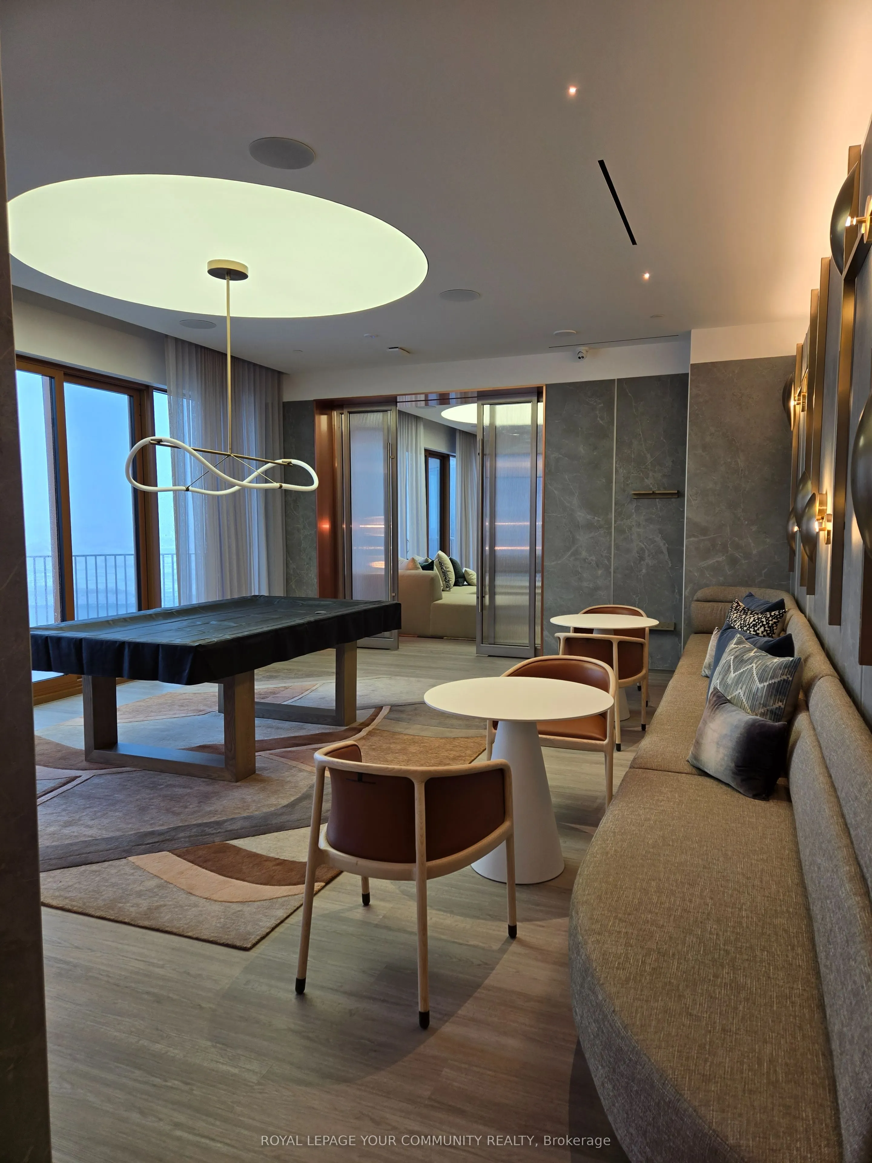155 Merchant's Wharf, #621