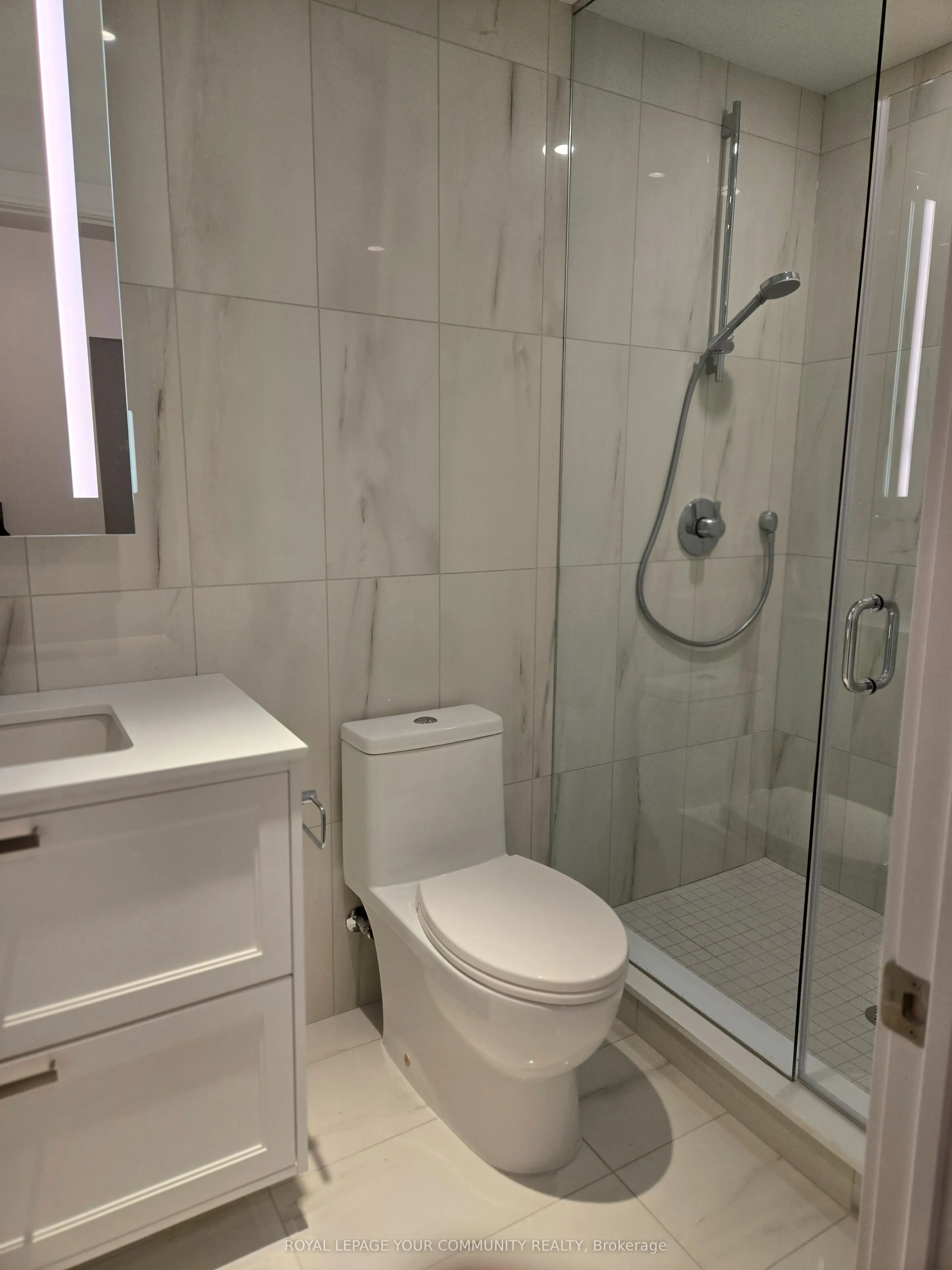 155 Merchant's Wharf, #621