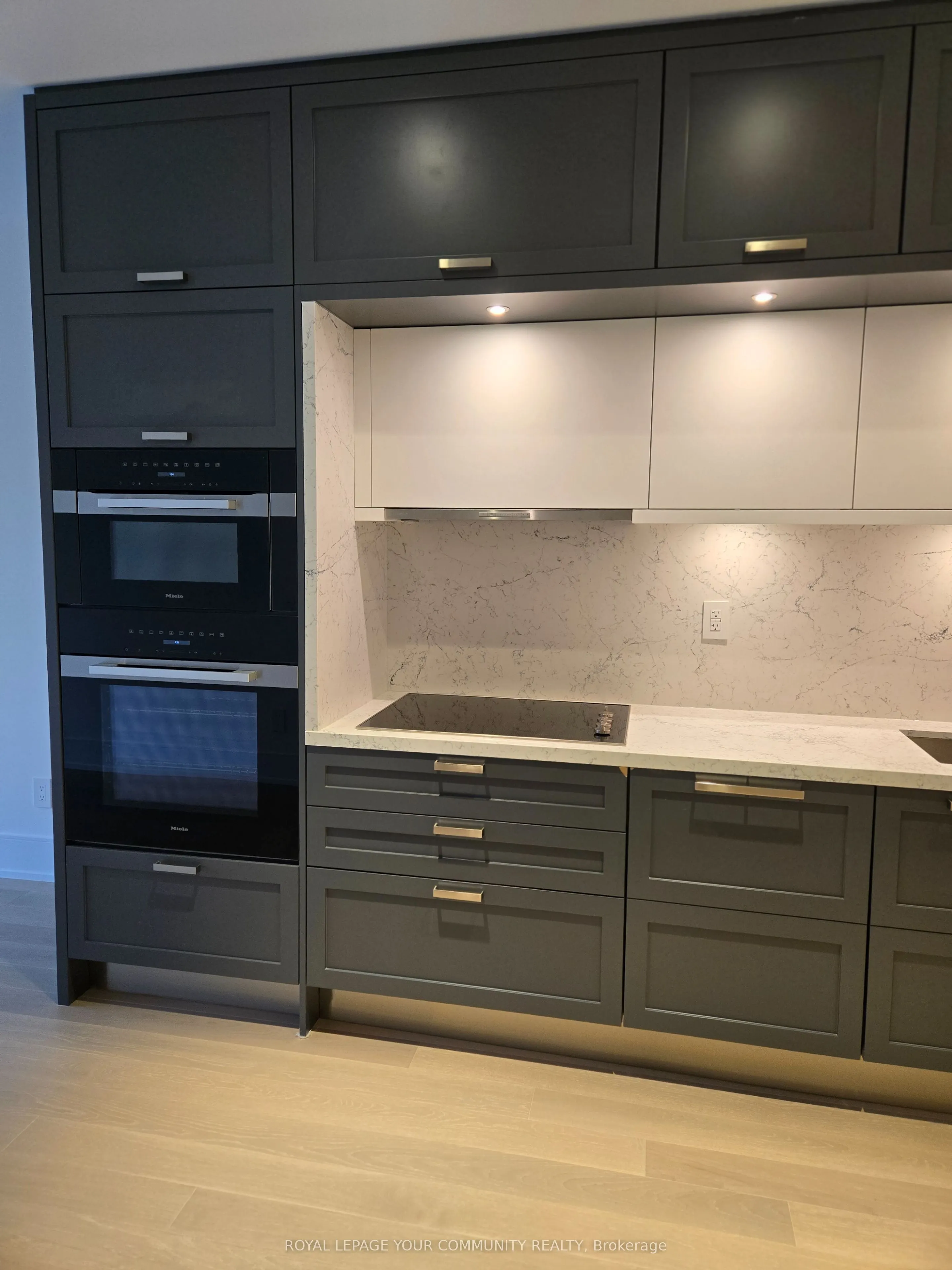 155 Merchant's Wharf, #621