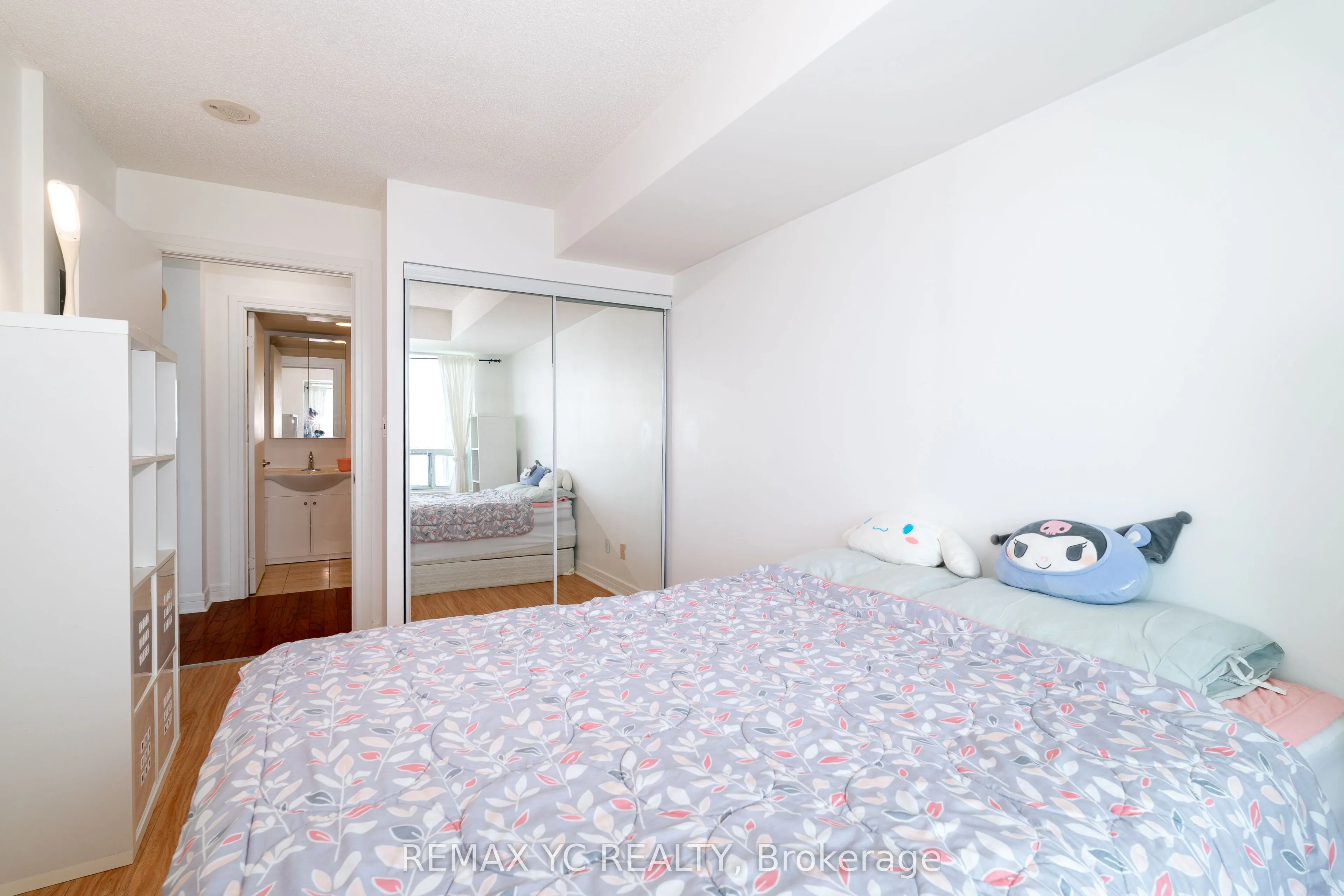 16 Harrison Garden Boulevard, #2612