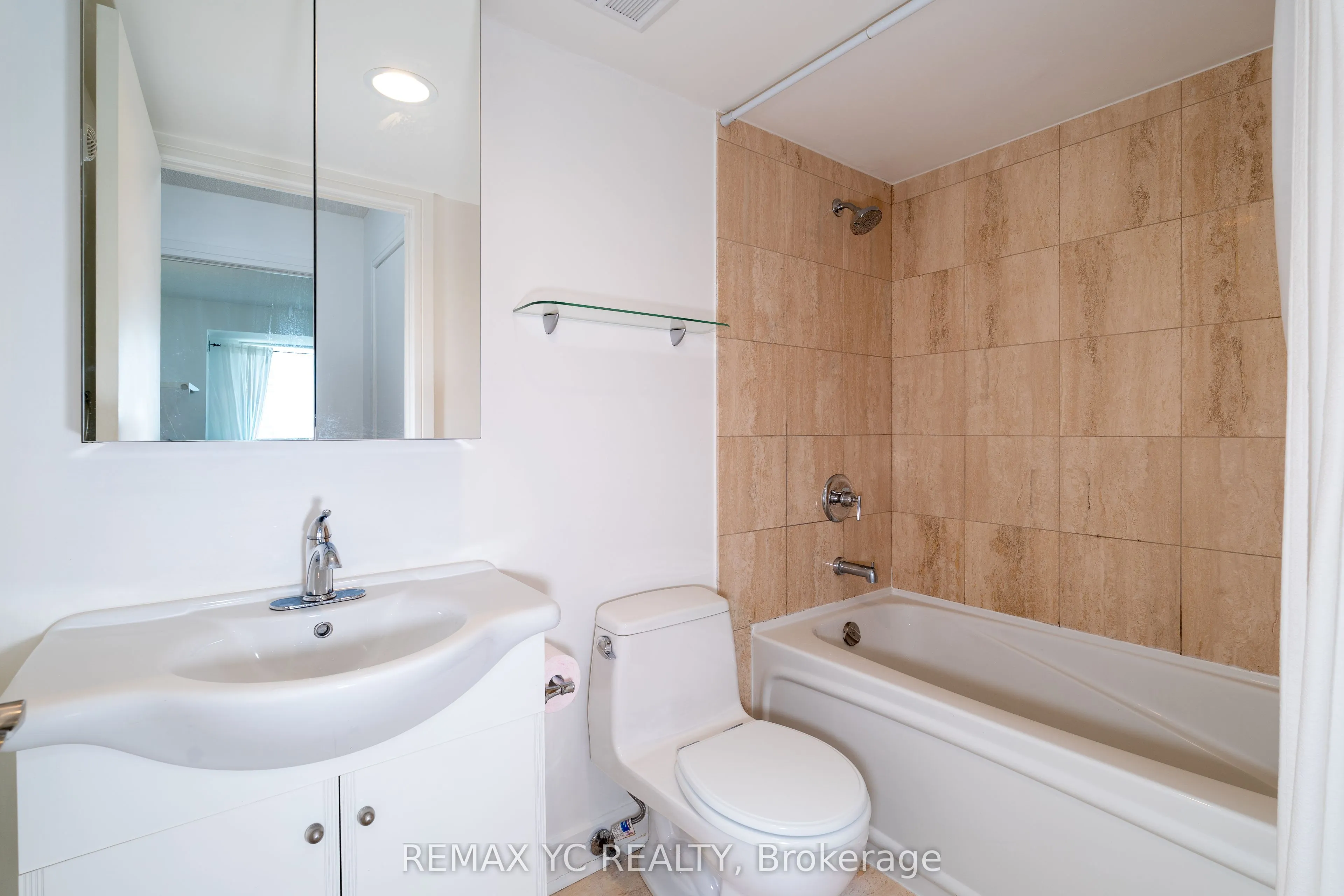 16 Harrison Garden Boulevard, #2612
