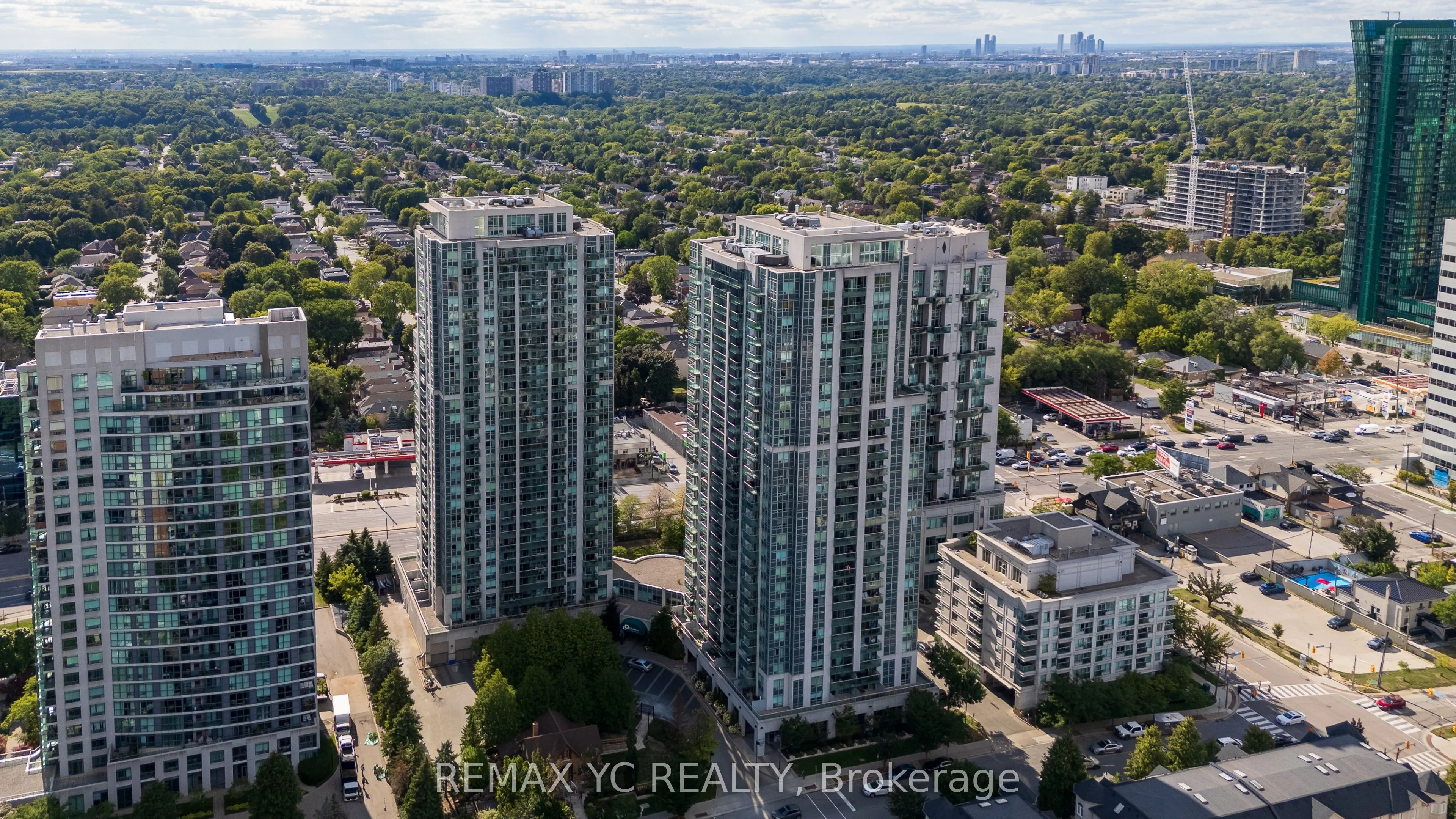 16 Harrison Garden Boulevard, #2612