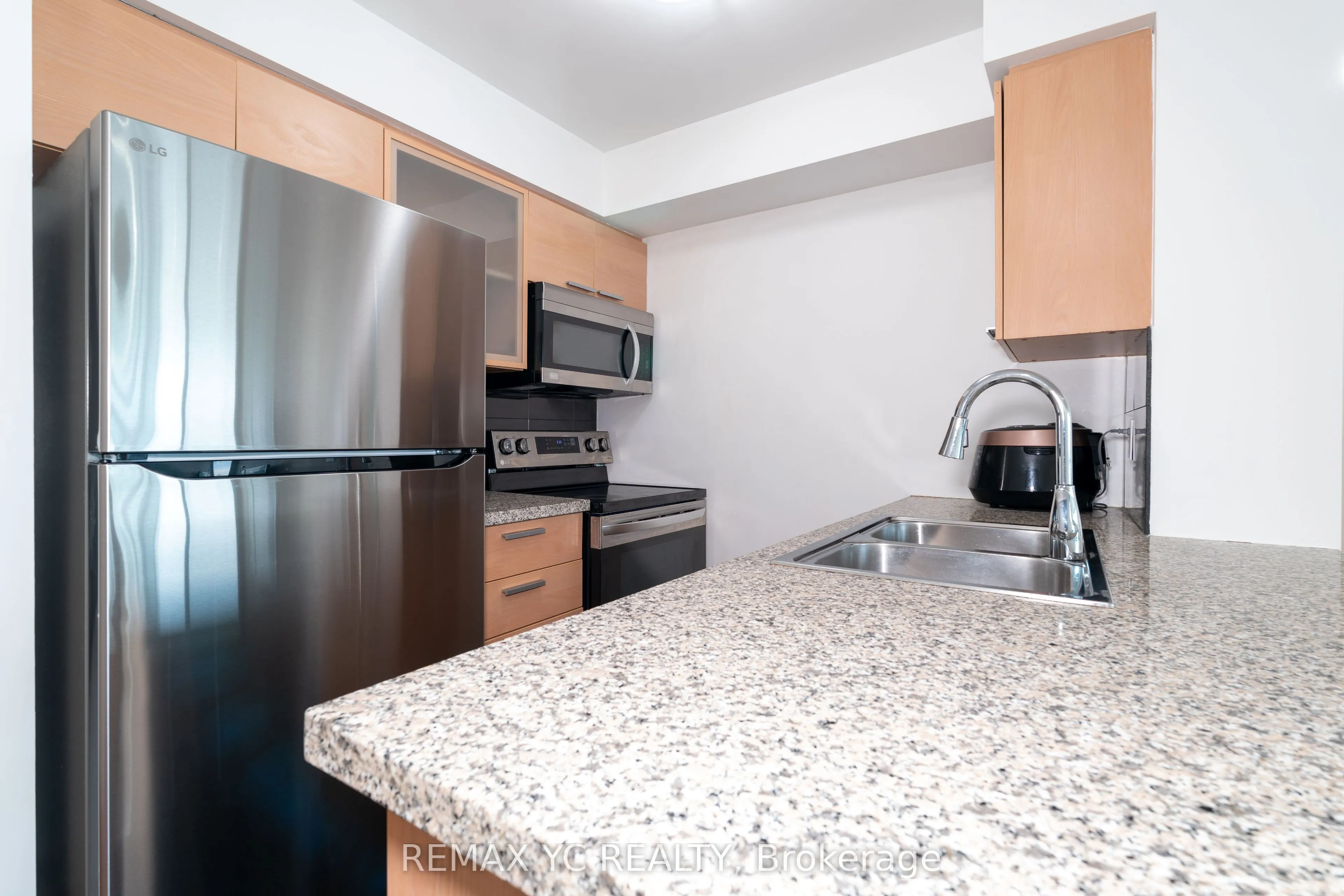 16 Harrison Garden Boulevard, #2612