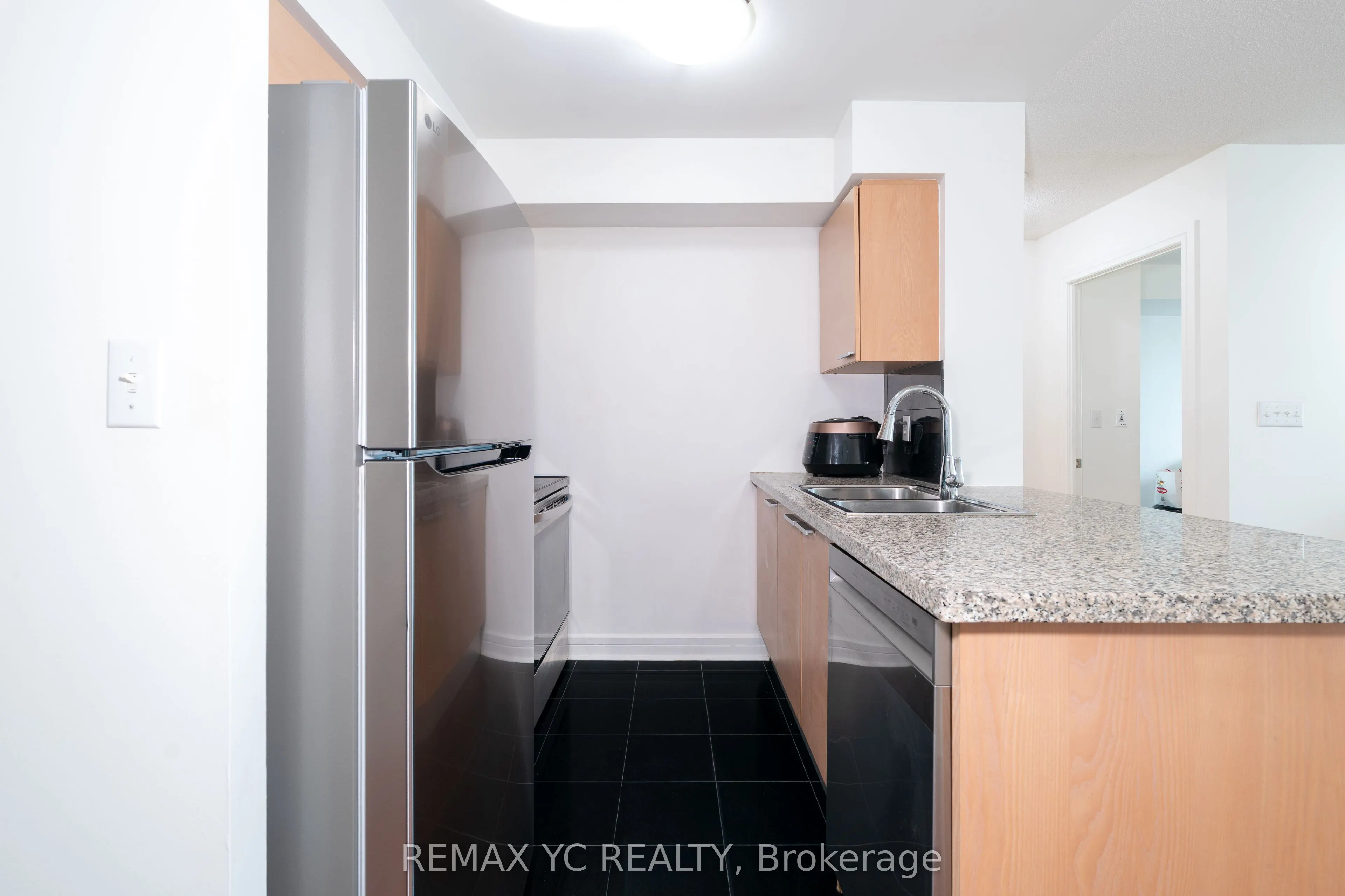 16 Harrison Garden Boulevard, #2612