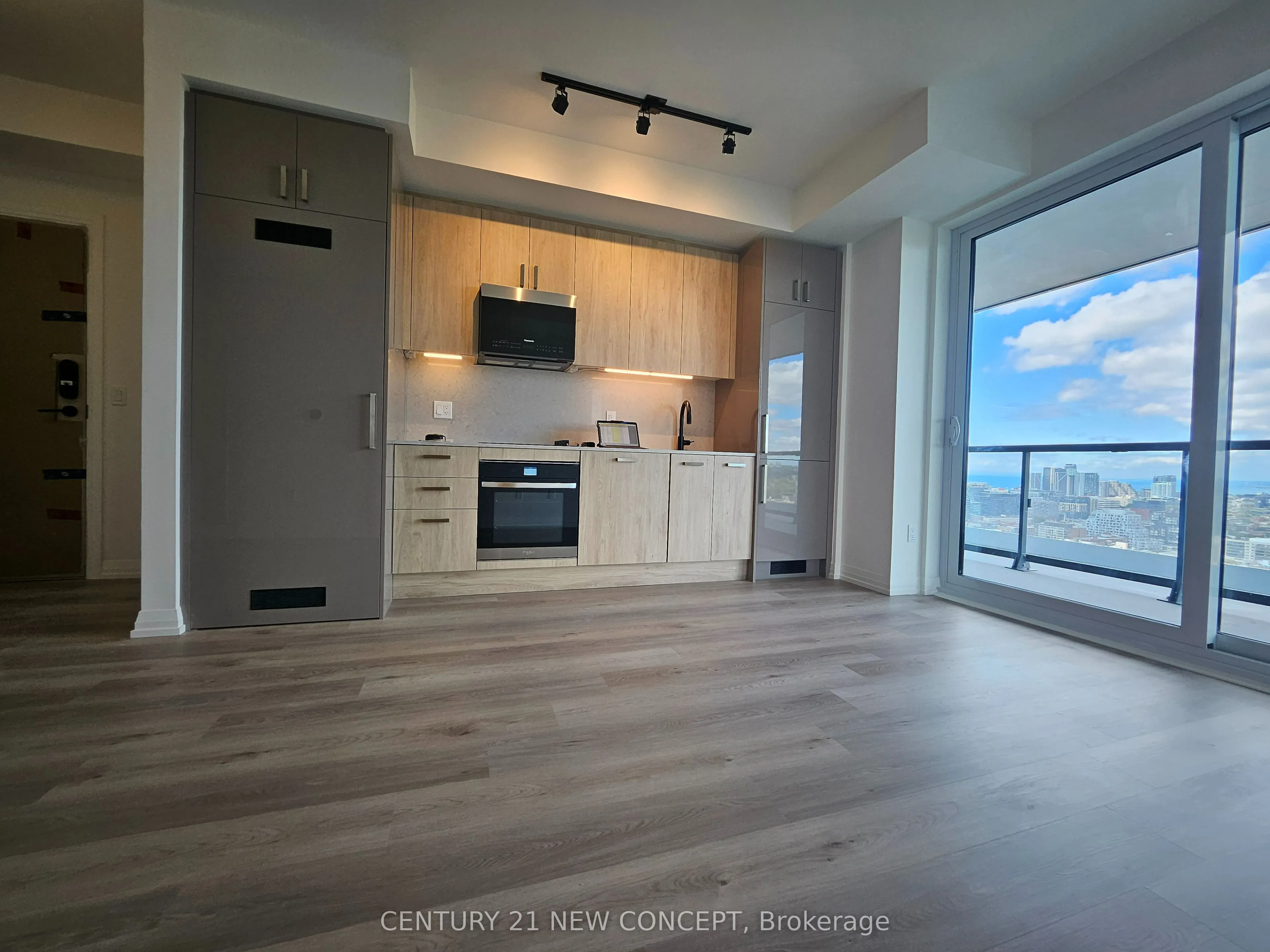 280 Dundas Street, #2811