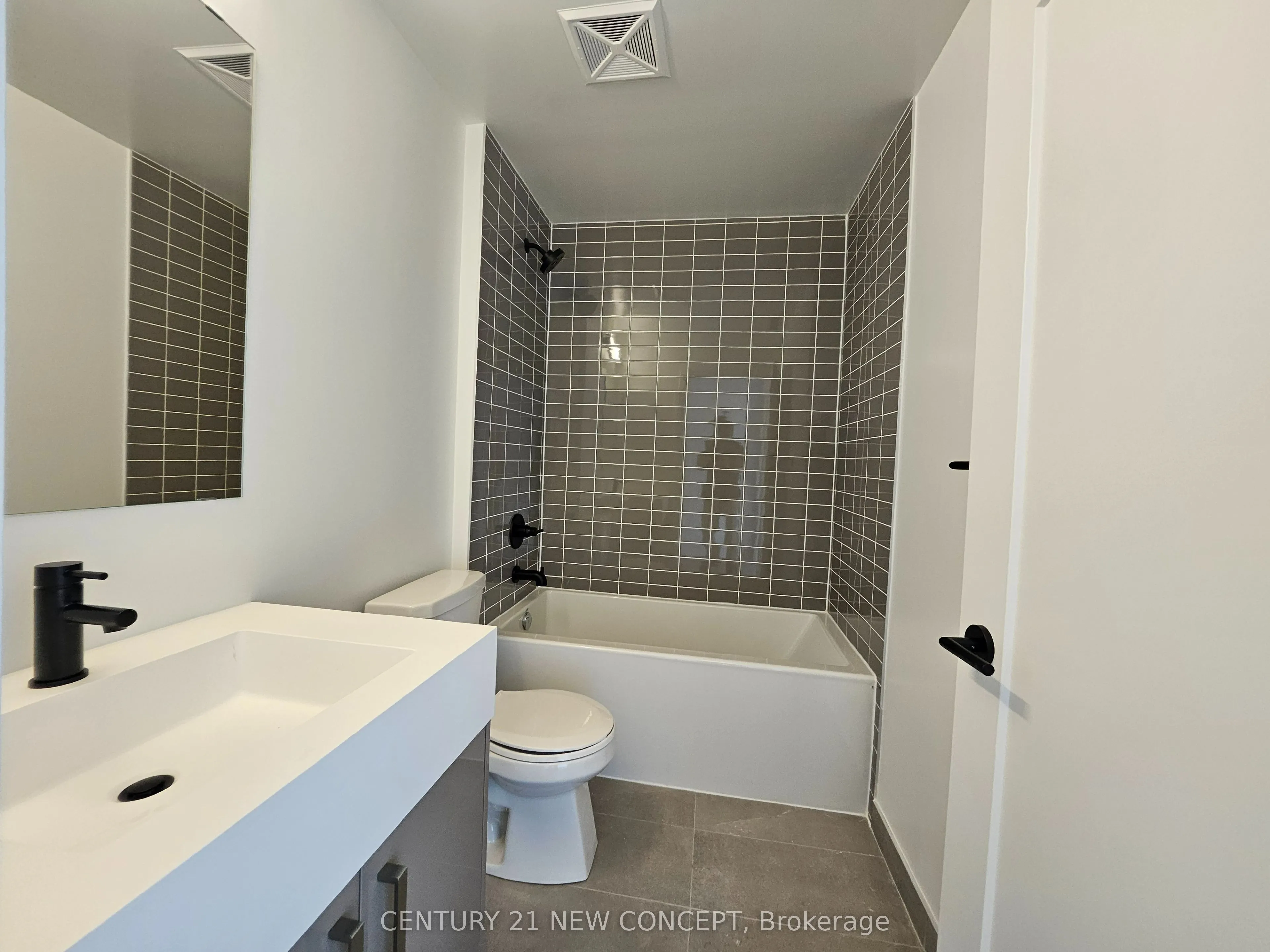 280 Dundas Street, #2811