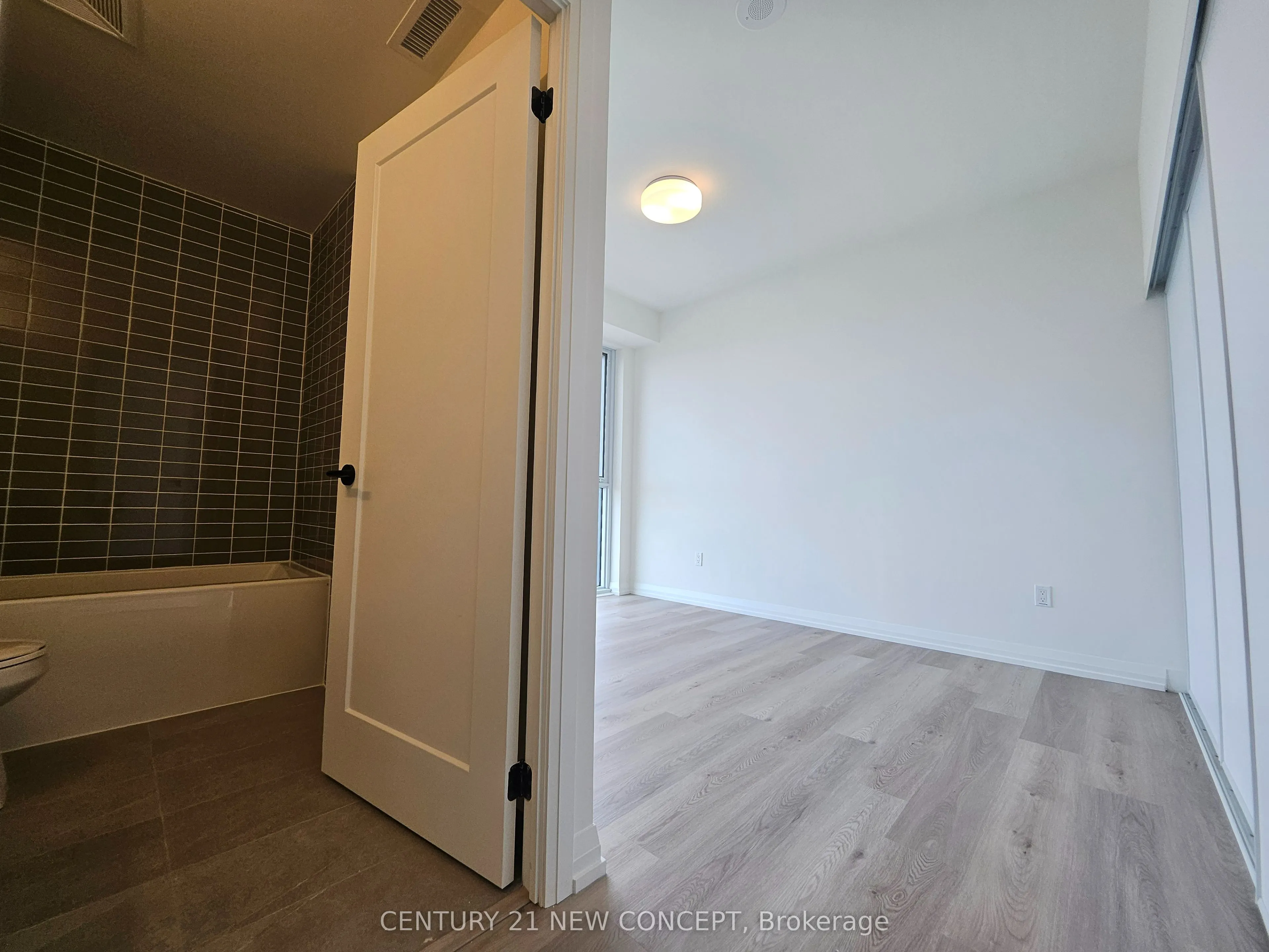 280 Dundas Street, #2811