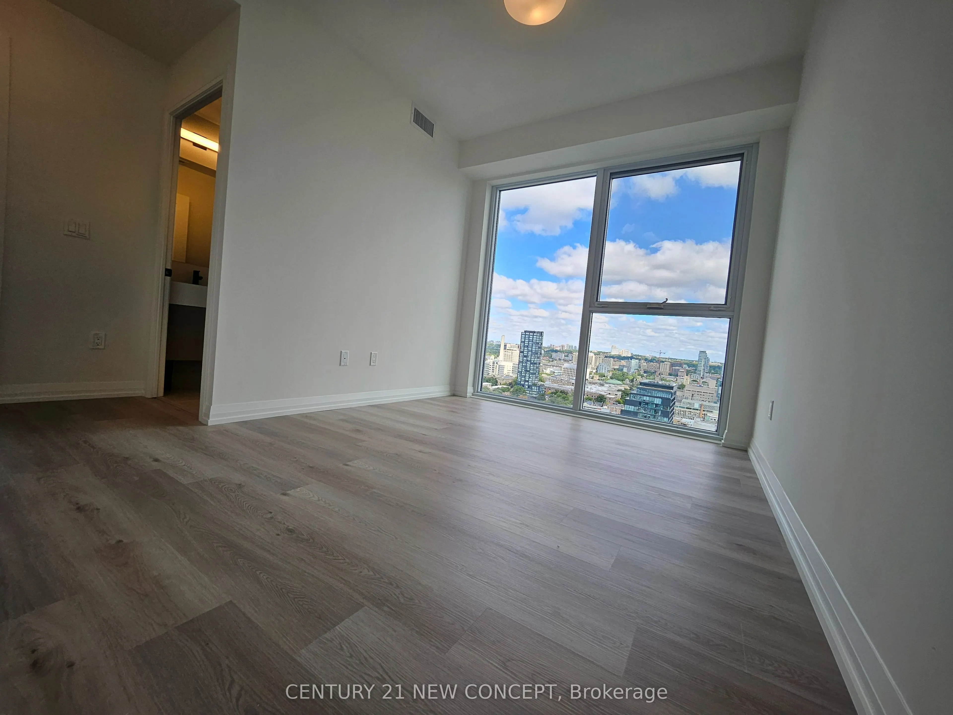 280 Dundas Street, #2811