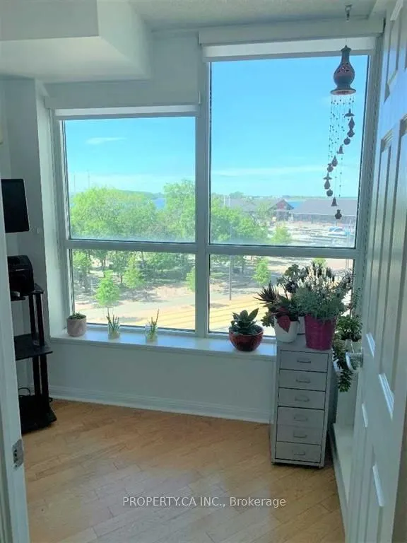 228 Queens Quay W, #510