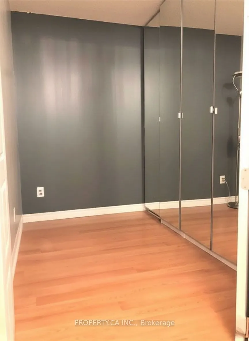 228 Queens Quay W, #510