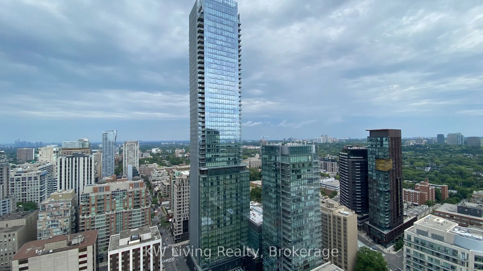 1 Yorkville Avenue, #3104