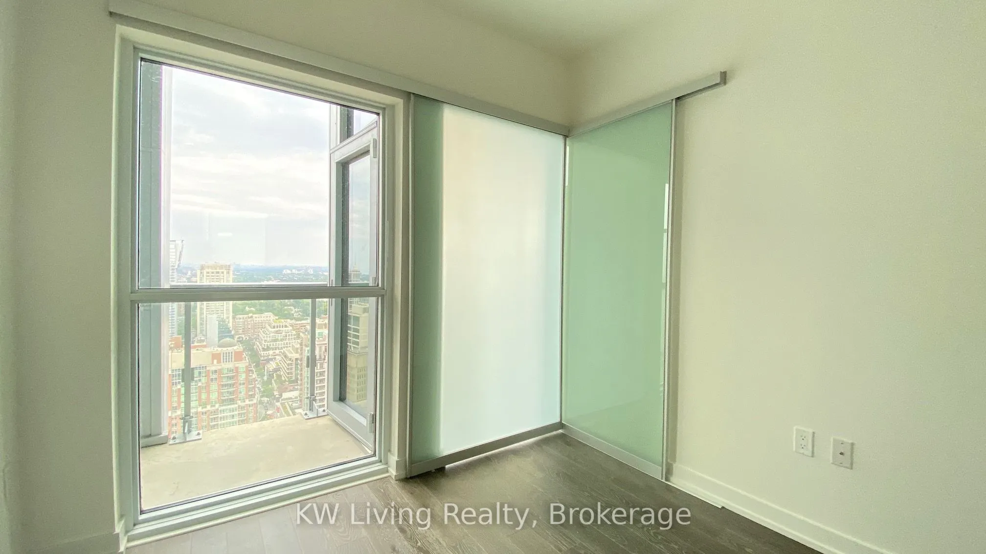 1 Yorkville Avenue, #3104