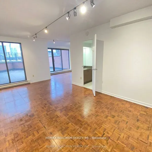 349 St Clair Avenue W, #115