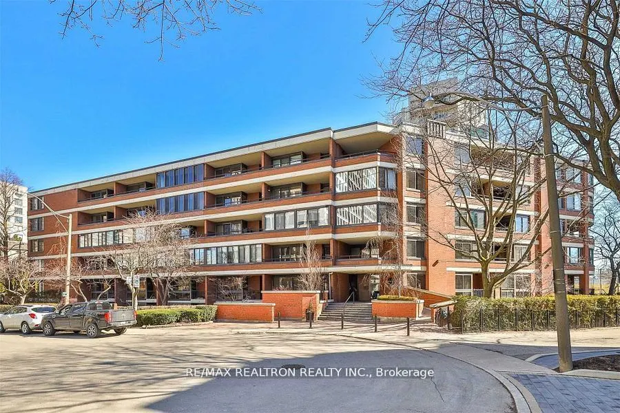 349 St Clair Avenue W, #115