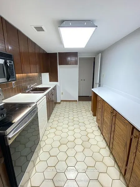 349 St Clair Avenue W, #115