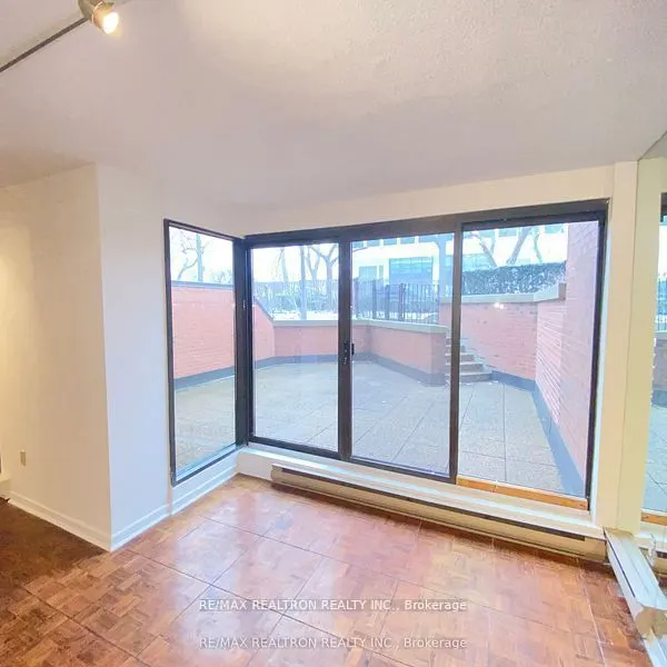 349 St Clair Avenue W, #115
