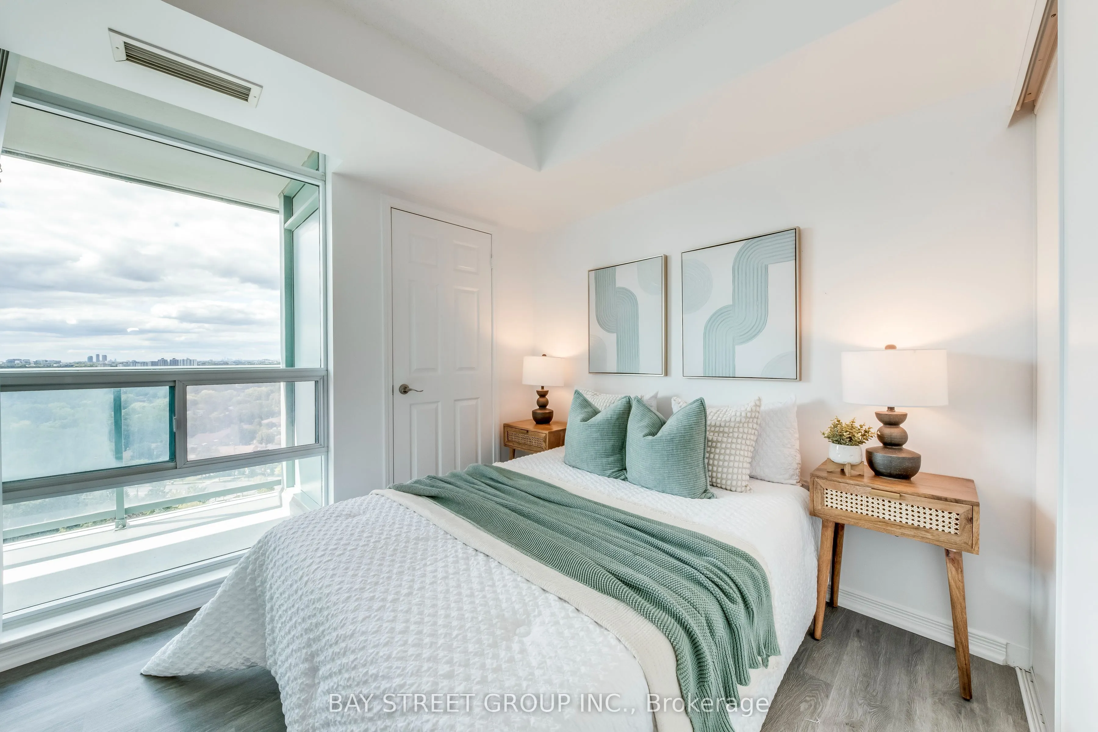 5500 Yonge Street, #1905