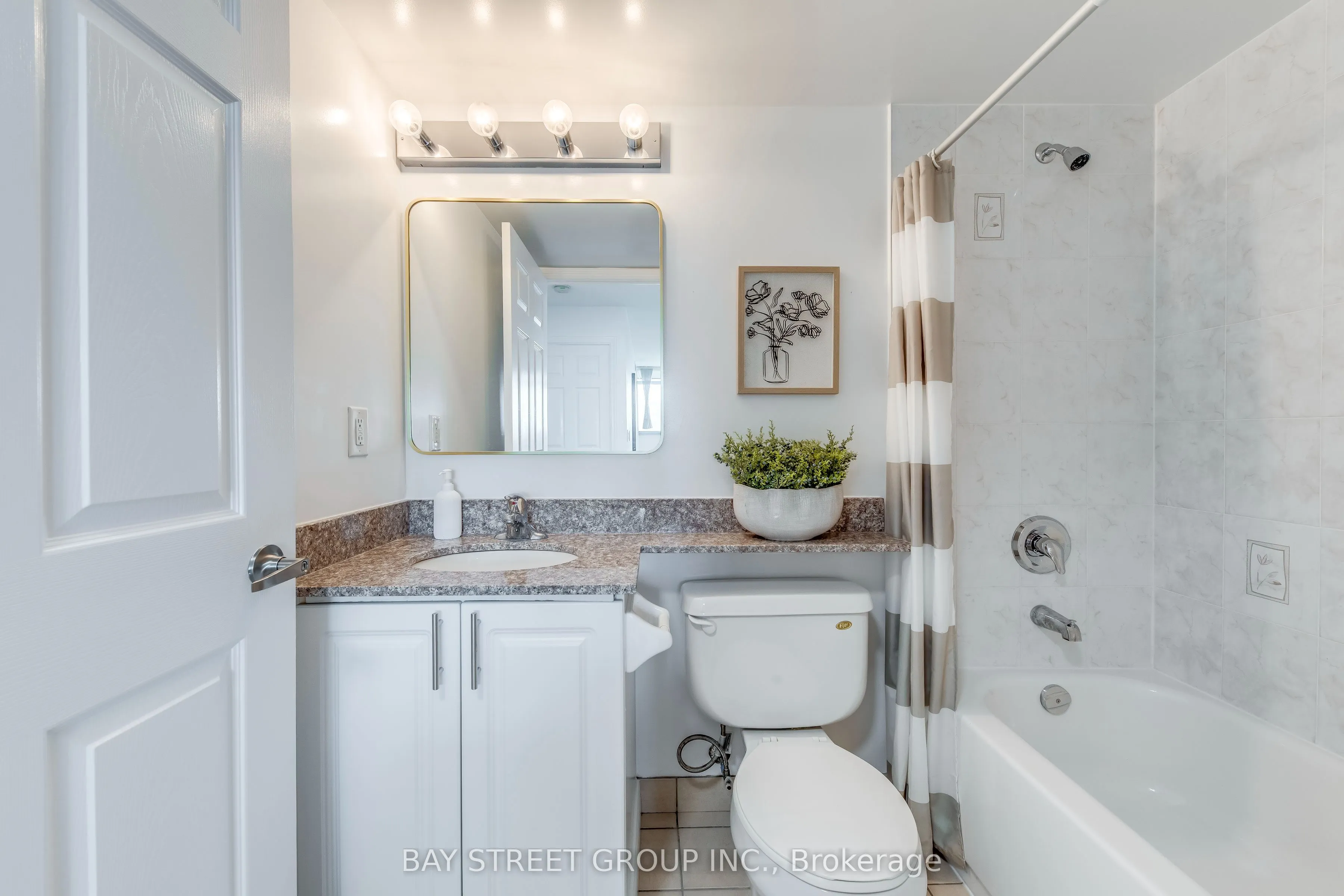 5500 Yonge Street, #1905