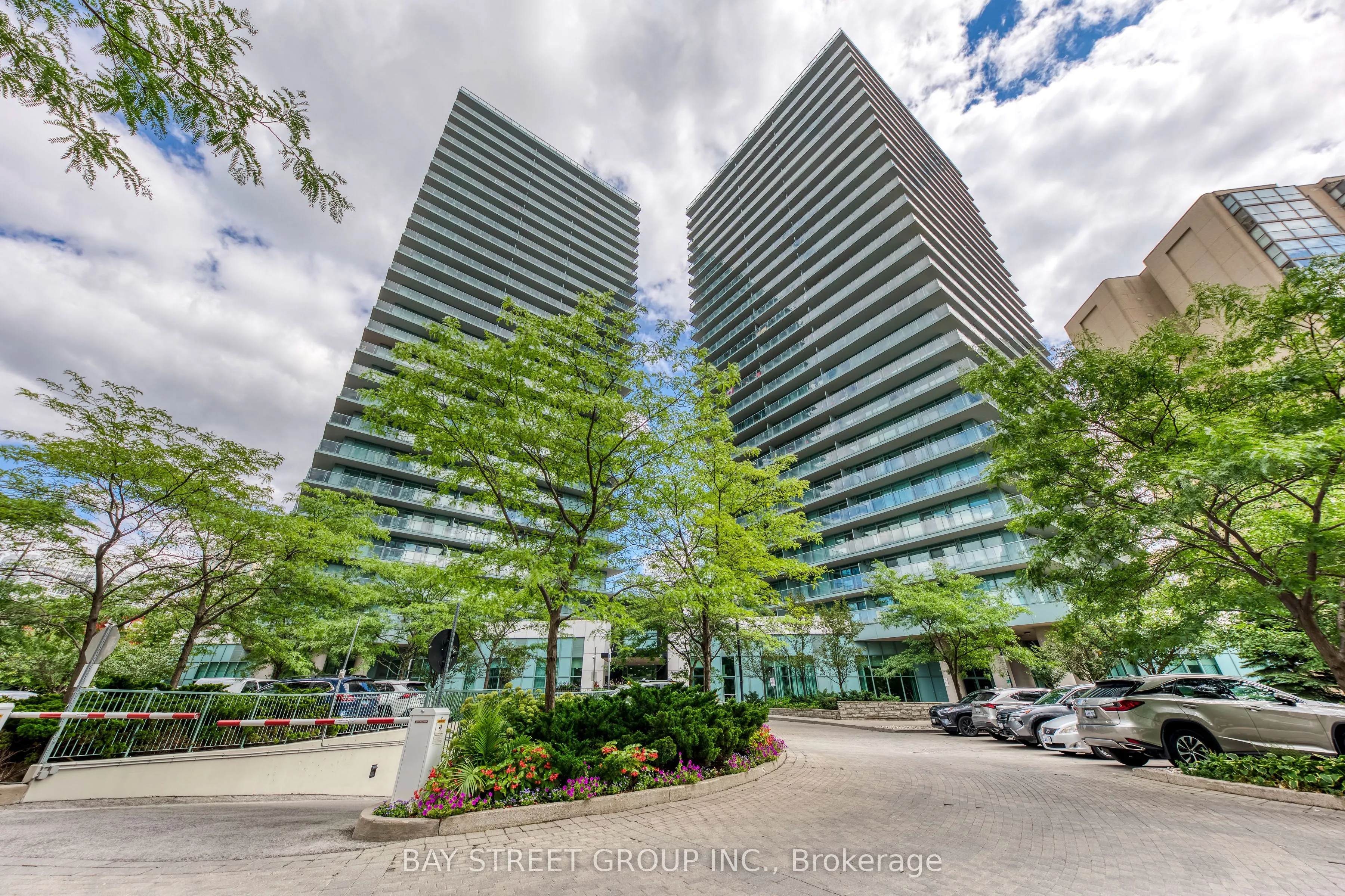 5500 Yonge Street, #1905