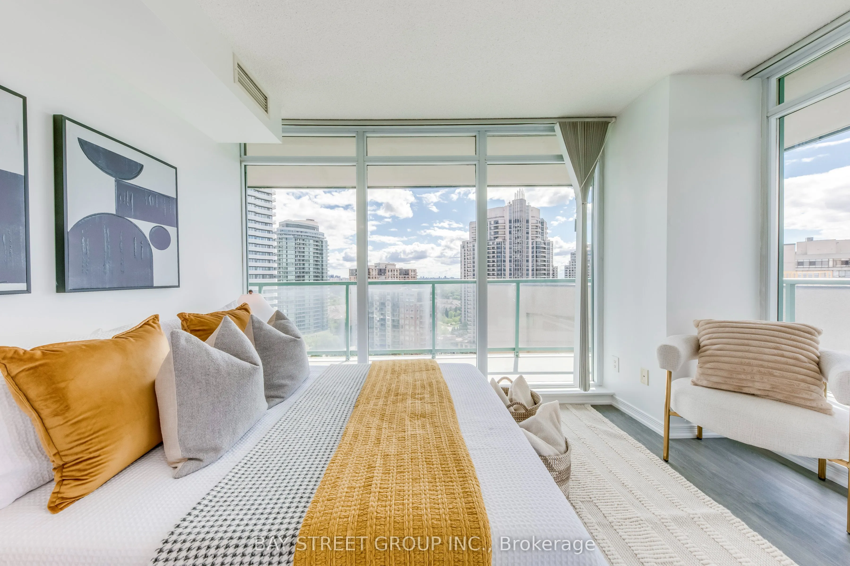5500 Yonge Street, #1905