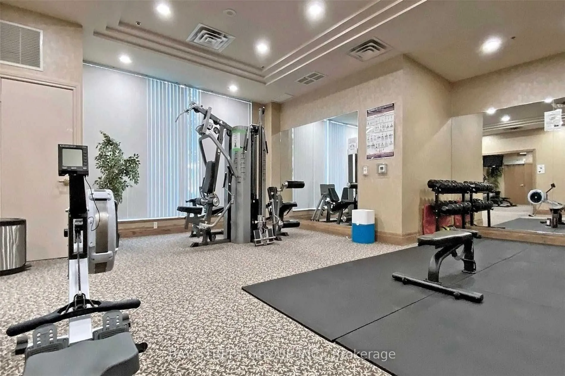 5500 Yonge Street, #1905