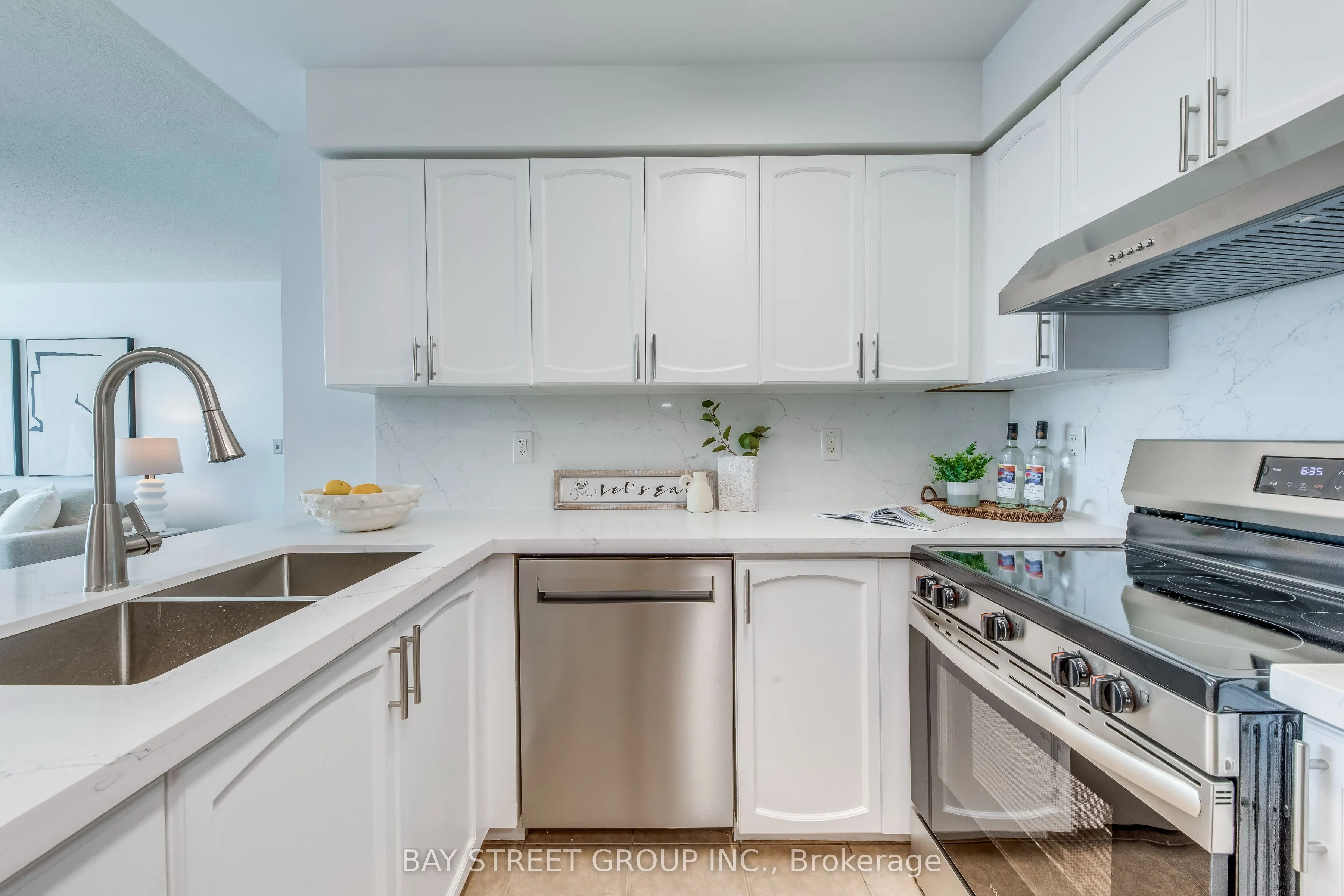 5500 Yonge Street, #1905