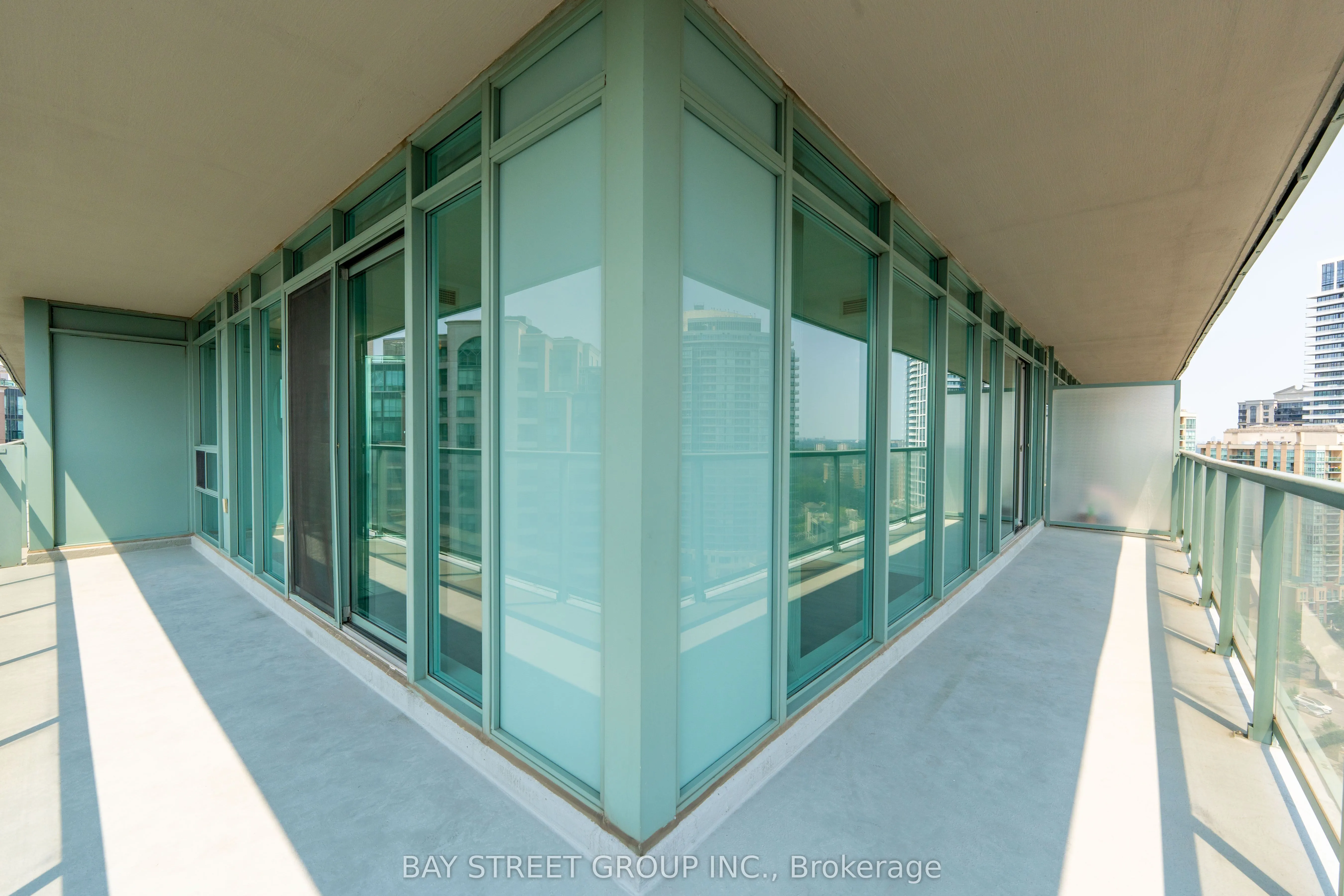 5500 Yonge Street, #1905