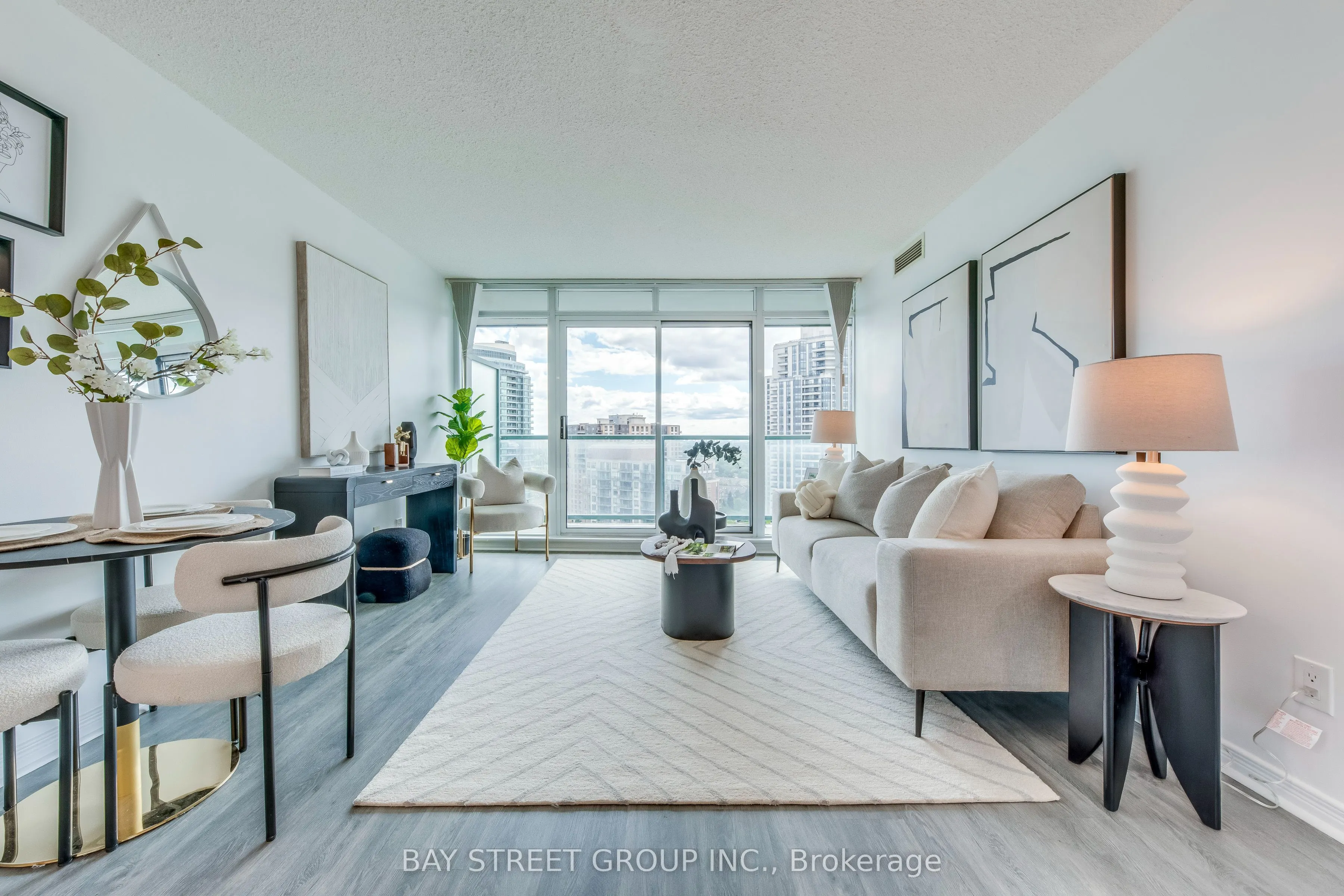 5500 Yonge Street, #1905
