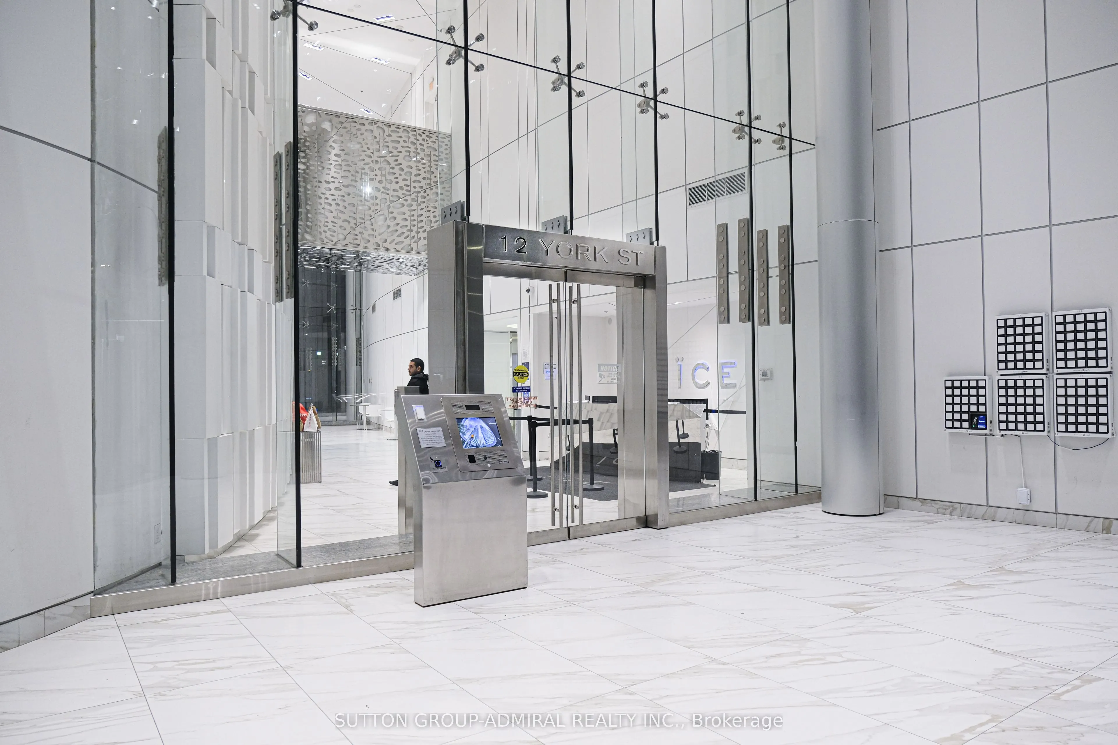 12 York Street, #08